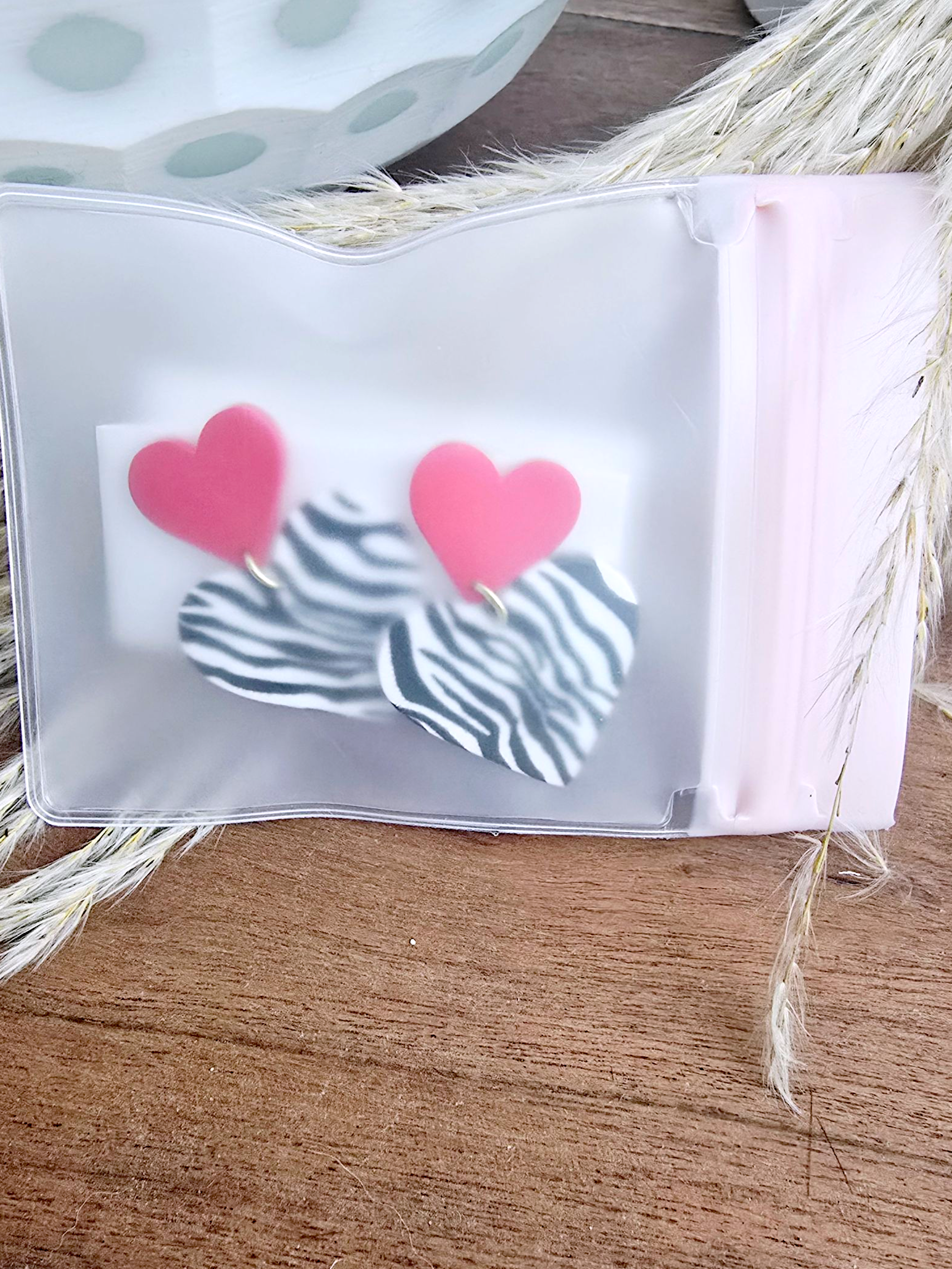 Boucles d&#39;oreilles cœur zébrée