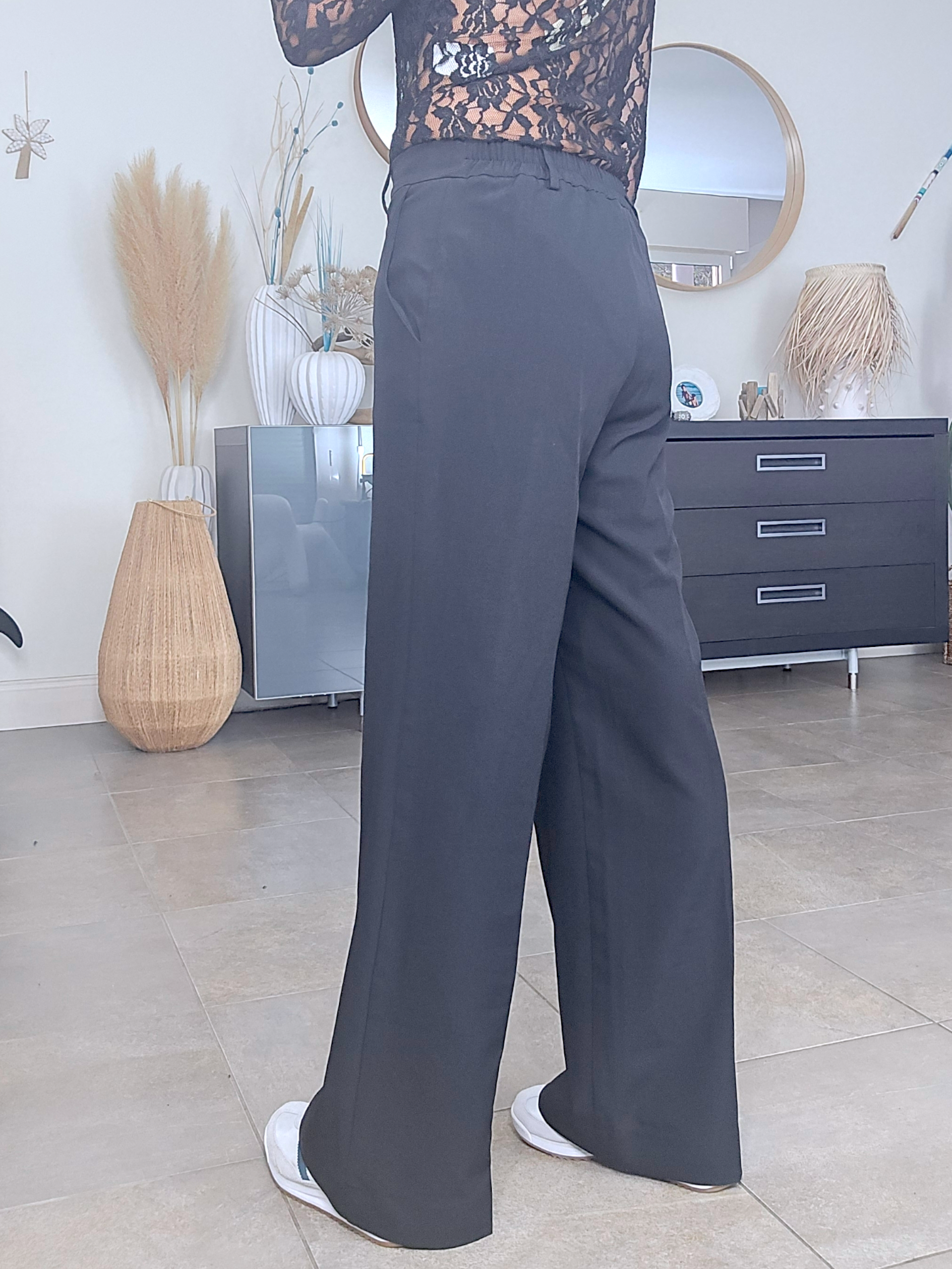Pantalon chic noir à jambes larges - 𝐌𝐚𝐫𝐢𝐧𝐚𝟒𝟒𝐟𝐚𝐦𝐢𝐥𝐲