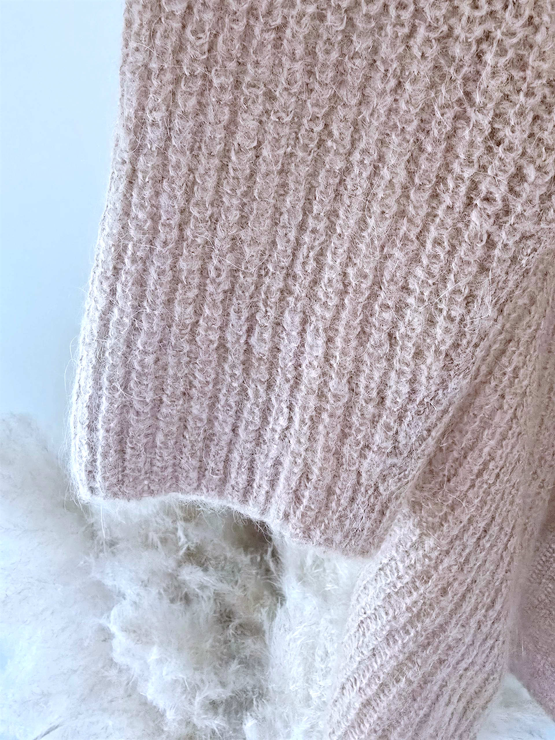 Pull doux ajouré beige foncé