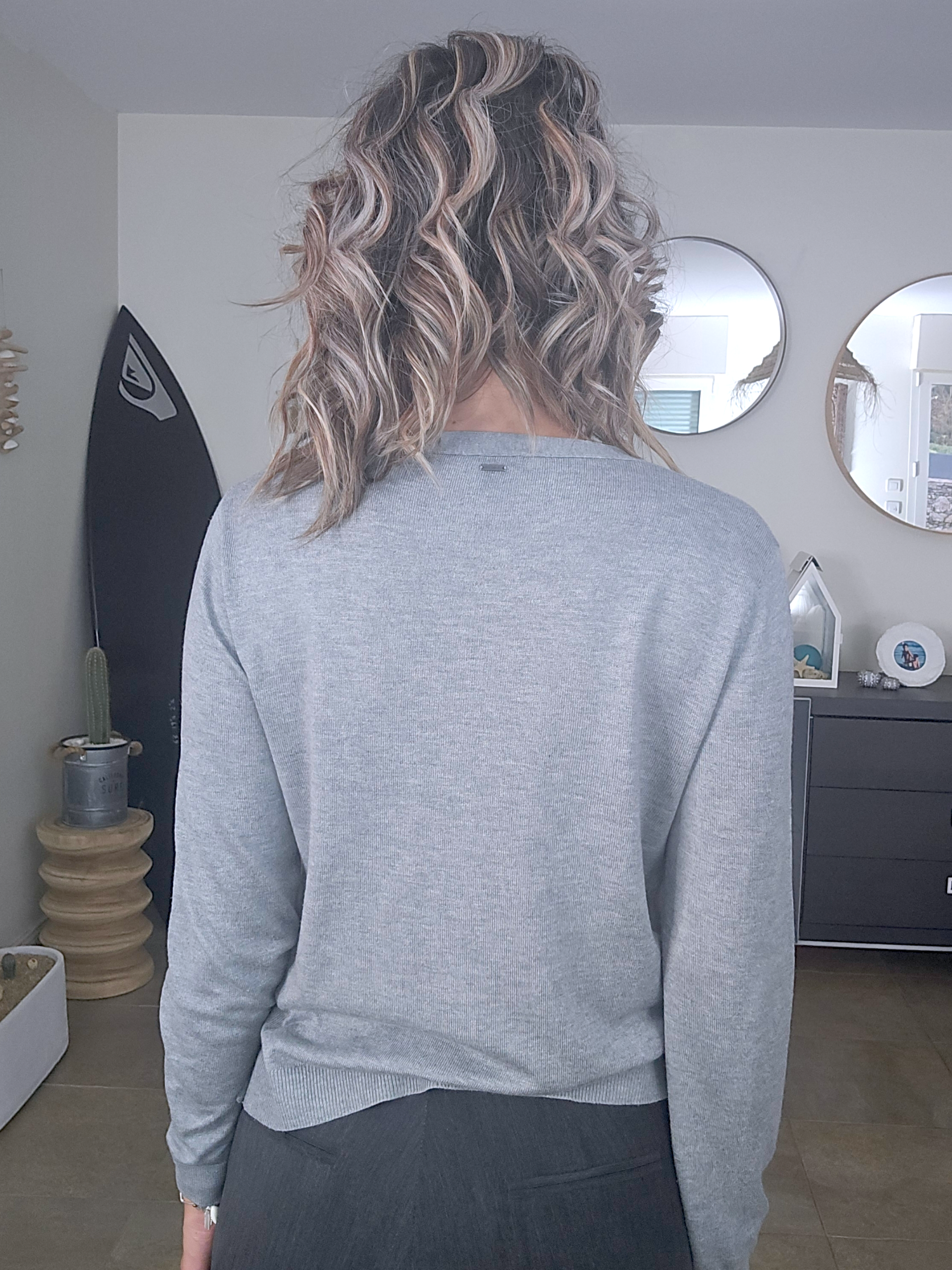 Cardigan gris éclair strass - 𝐌𝐚𝐫𝐢𝐧𝐚𝟒𝟒𝐟𝐚𝐦𝐢𝐥𝐲