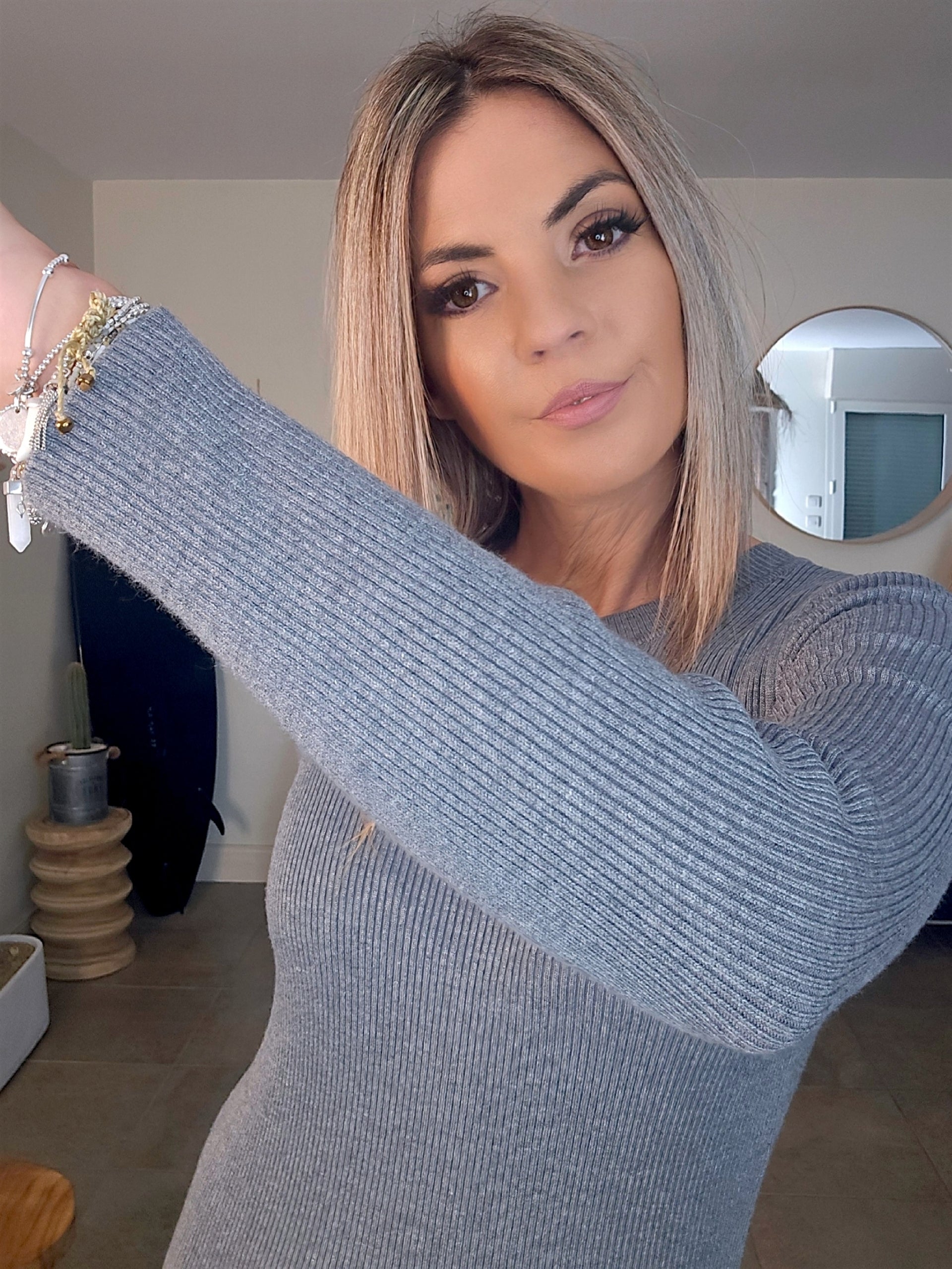 Robe grise à maille côtelée