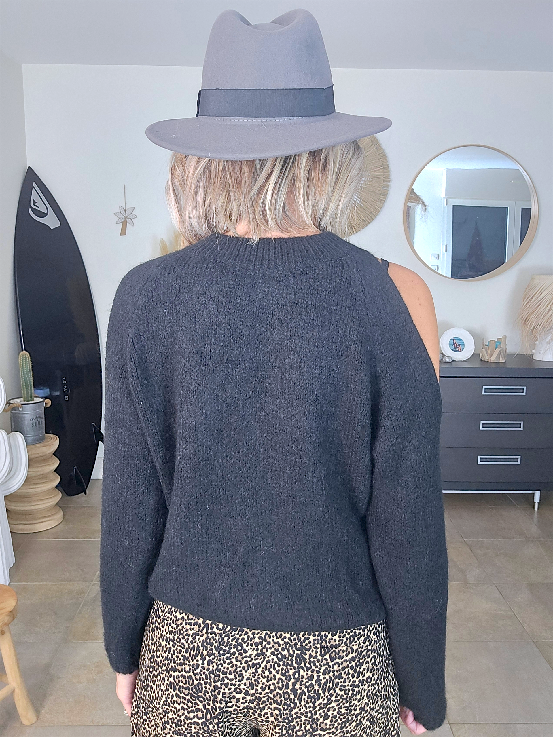 Pull chaud épaule dénudée - 𝐌𝐚𝐫𝐢𝐧𝐚𝟒𝟒𝐟𝐚𝐦𝐢𝐥𝐲