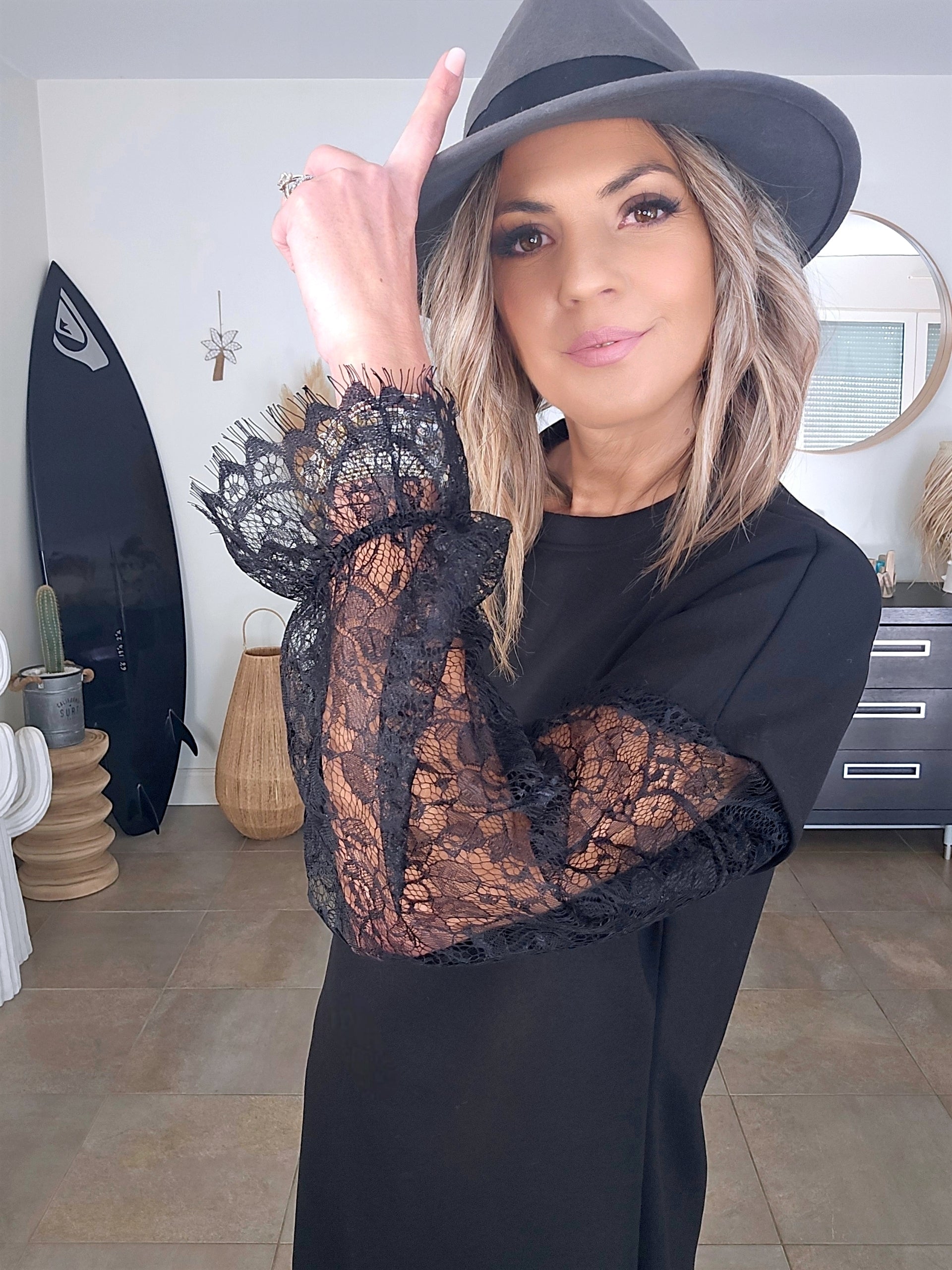 Robe noire sweat et dentelle