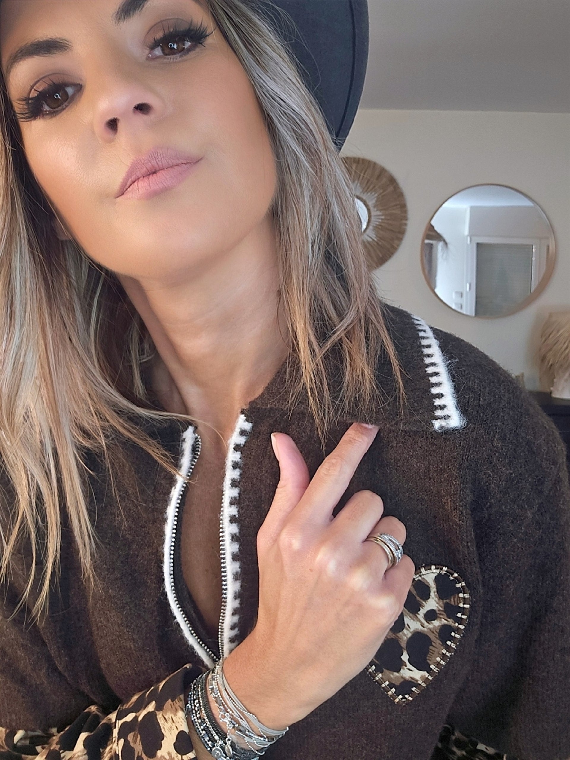 Pull chaud marron coeur léopard
