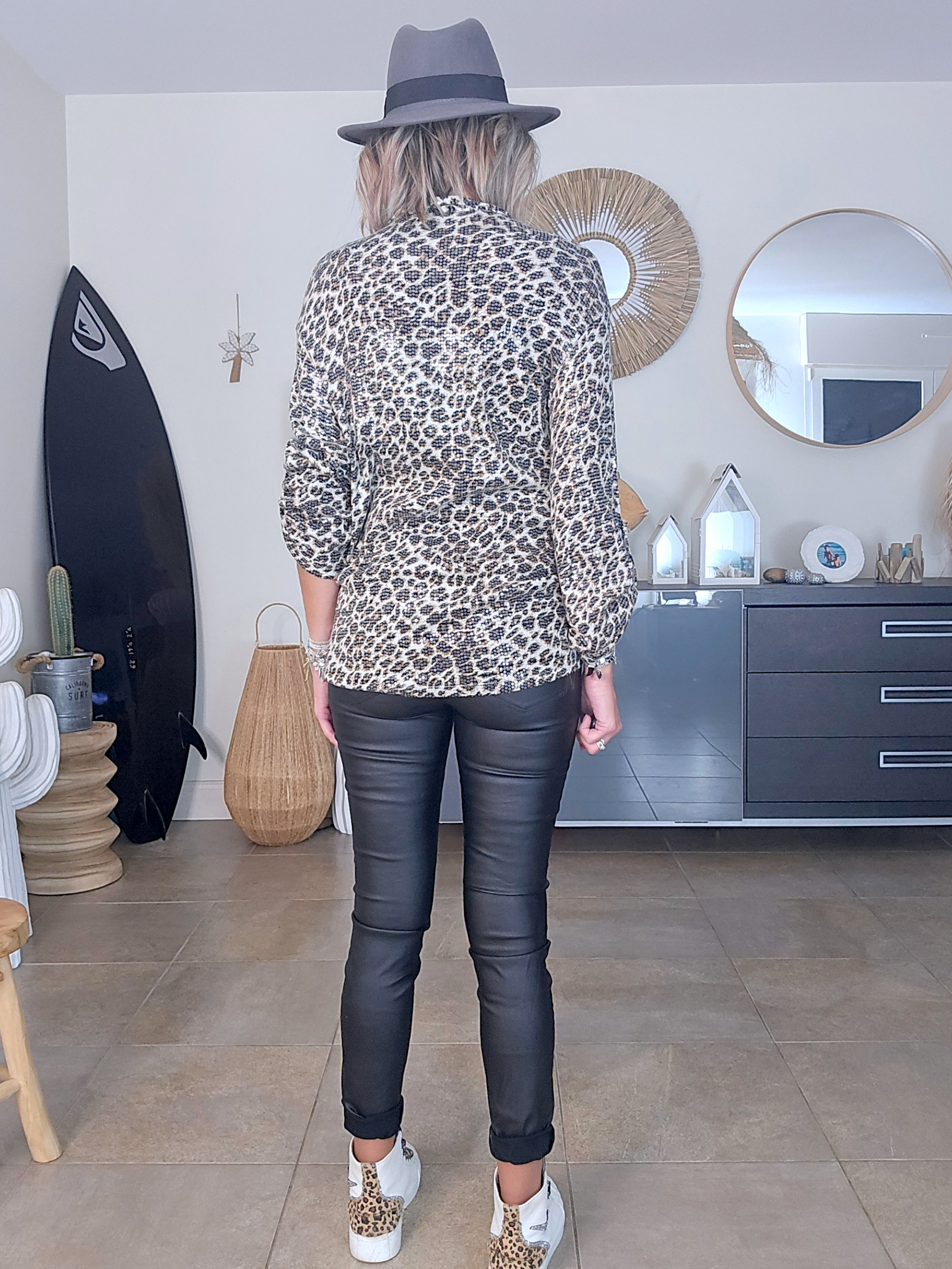 Veste chemise en sequins léopard