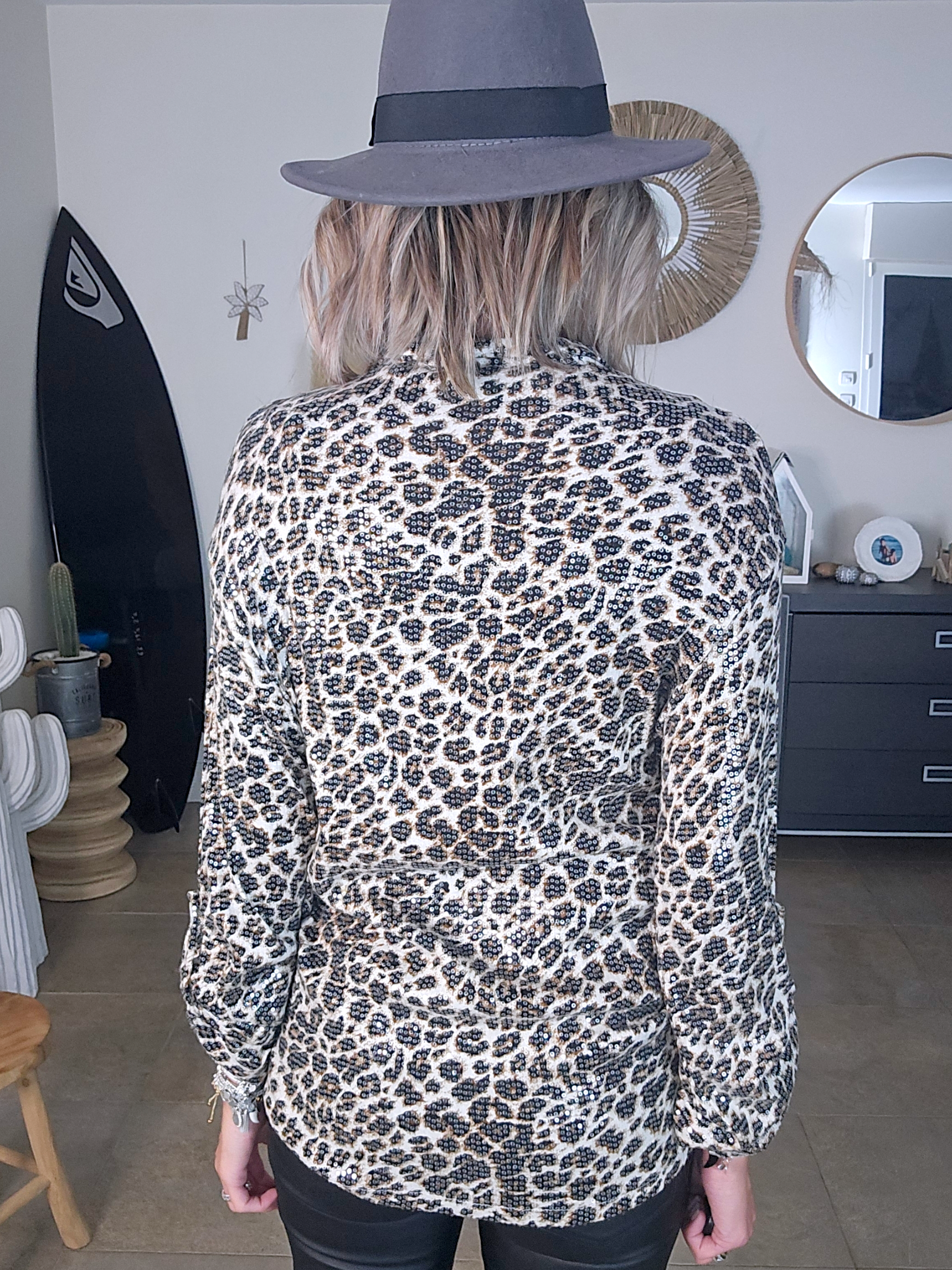 Veste chemise en sequins léopard