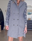 Manteau chevron et léopard gris