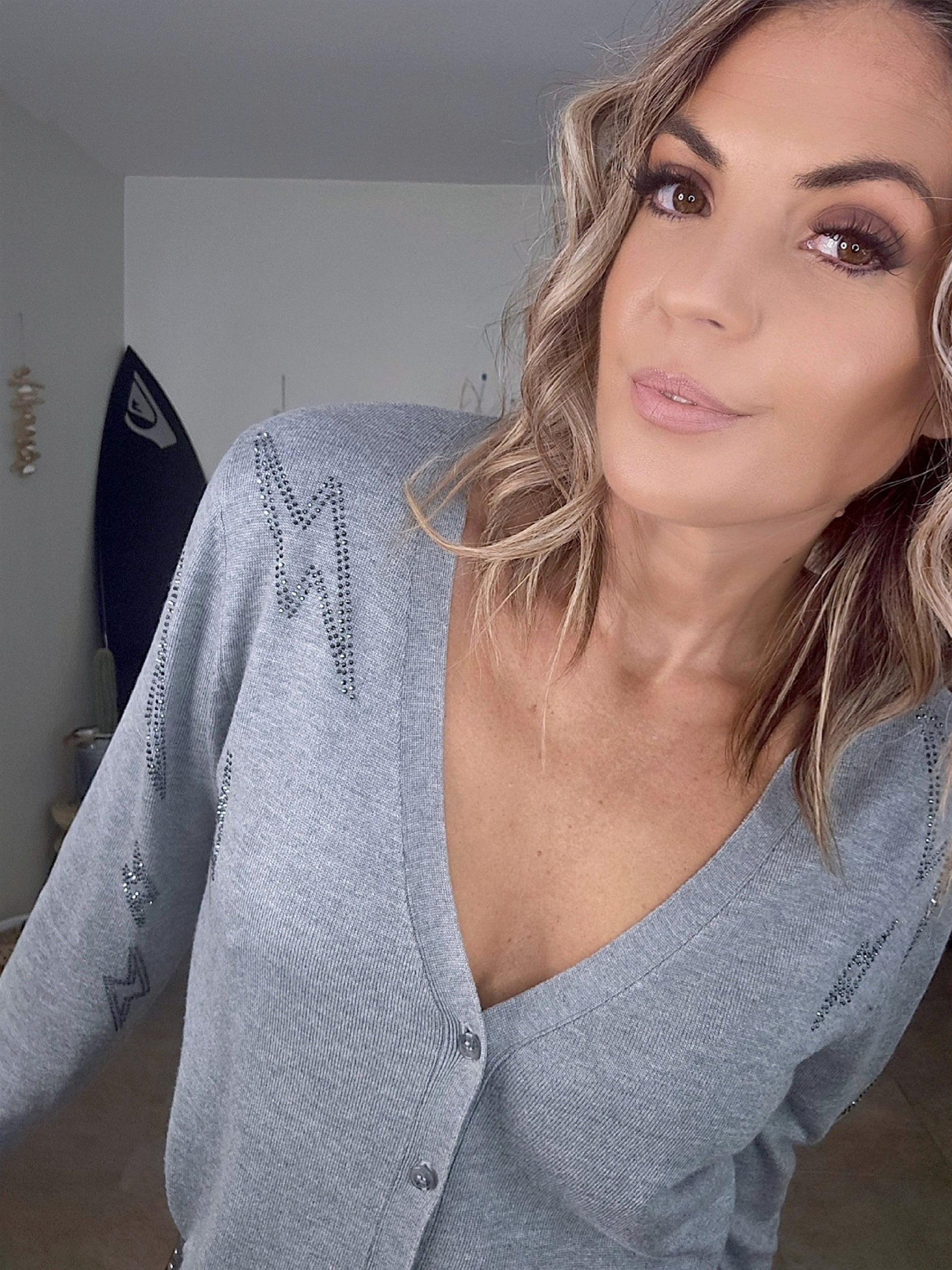 Cardigan gris éclair strass - 𝐌𝐚𝐫𝐢𝐧𝐚𝟒𝟒𝐟𝐚𝐦𝐢𝐥𝐲