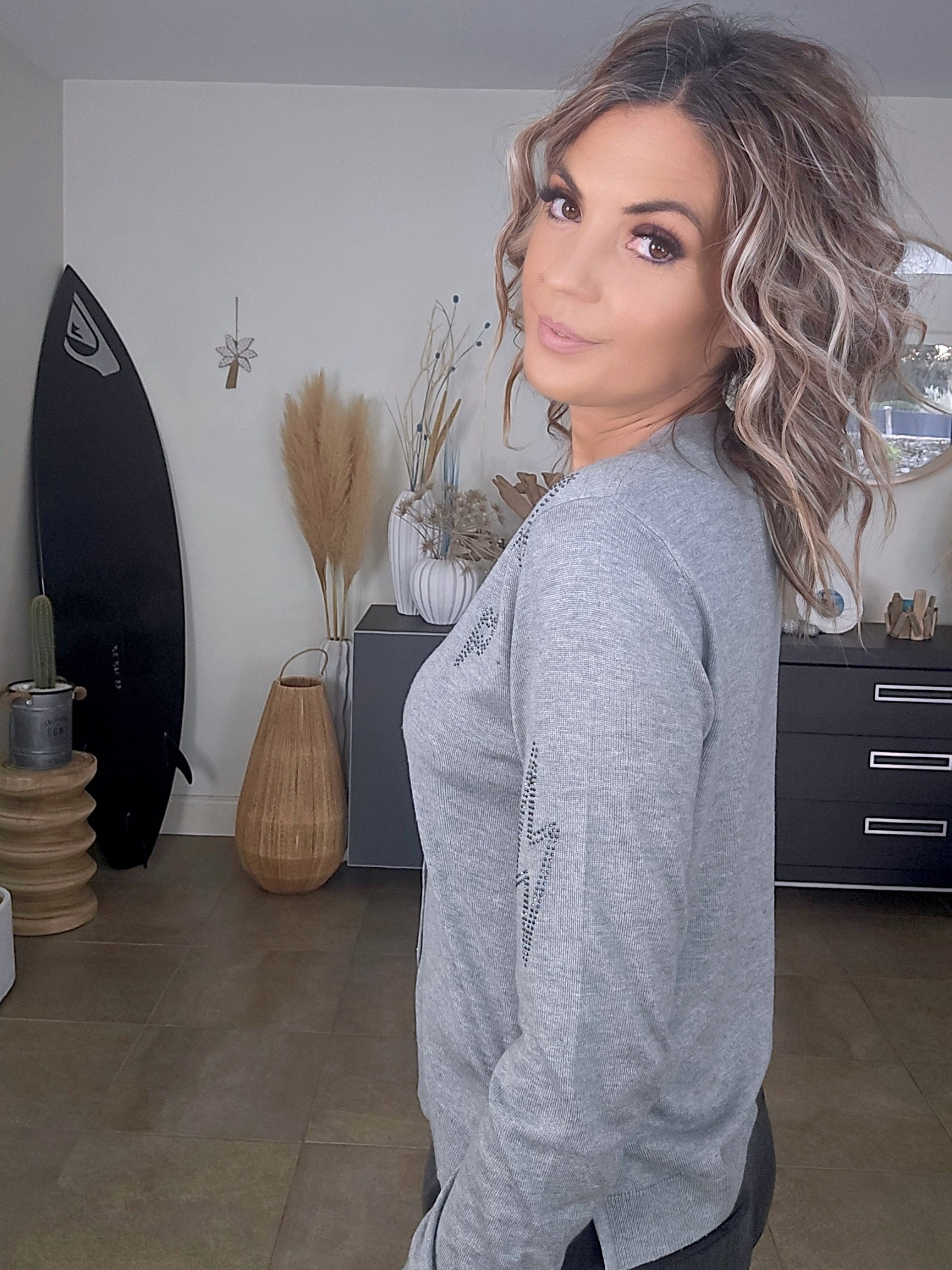 Cardigan gris éclair strass - 𝐌𝐚𝐫𝐢𝐧𝐚𝟒𝟒𝐟𝐚𝐦𝐢𝐥𝐲