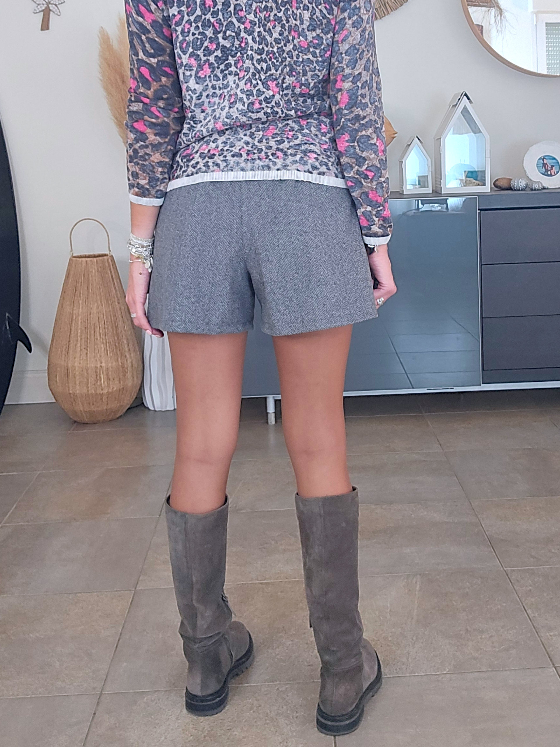 Short chevron gris