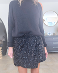 Jupe-short velours et sequins noirs. - 𝐌𝐚𝐫𝐢𝐧𝐚𝟒𝟒𝐟𝐚𝐦𝐢𝐥𝐲