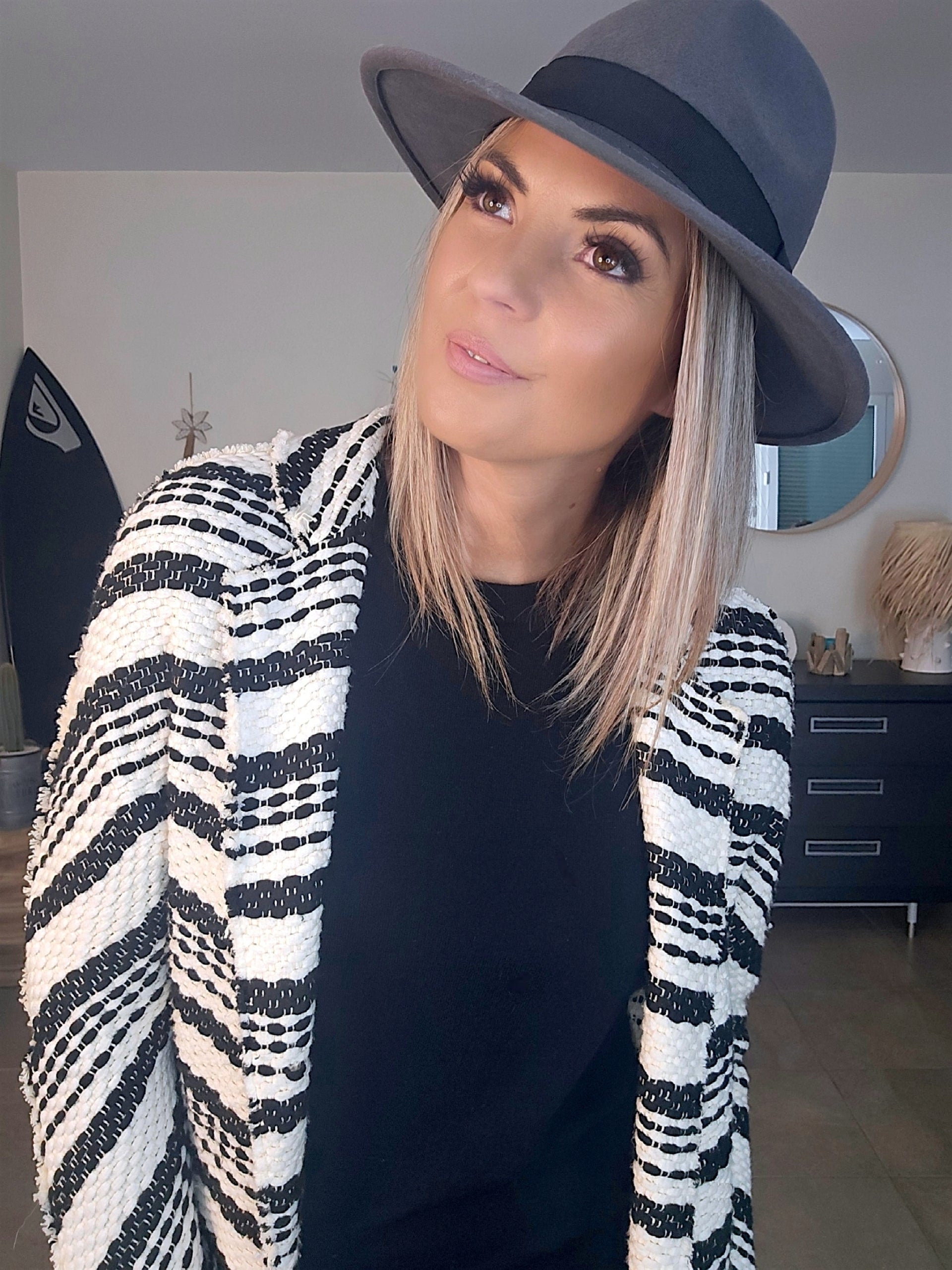 Gilet chaud ethnique noir et blanc - 𝐌𝐚𝐫𝐢𝐧𝐚𝟒𝟒𝐟𝐚𝐦𝐢𝐥𝐲