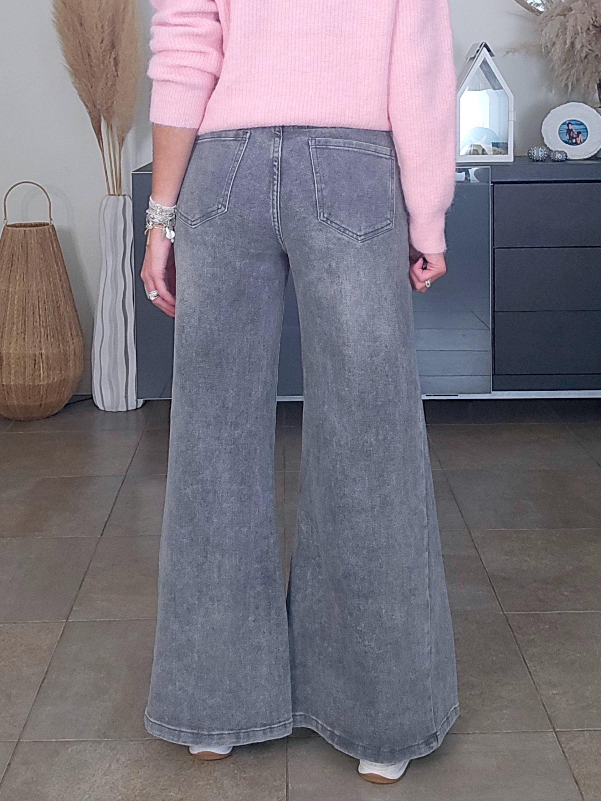 Jean bootcut gris delavé - 𝐌𝐚𝐫𝐢𝐧𝐚𝟒𝟒𝐟𝐚𝐦𝐢𝐥𝐲