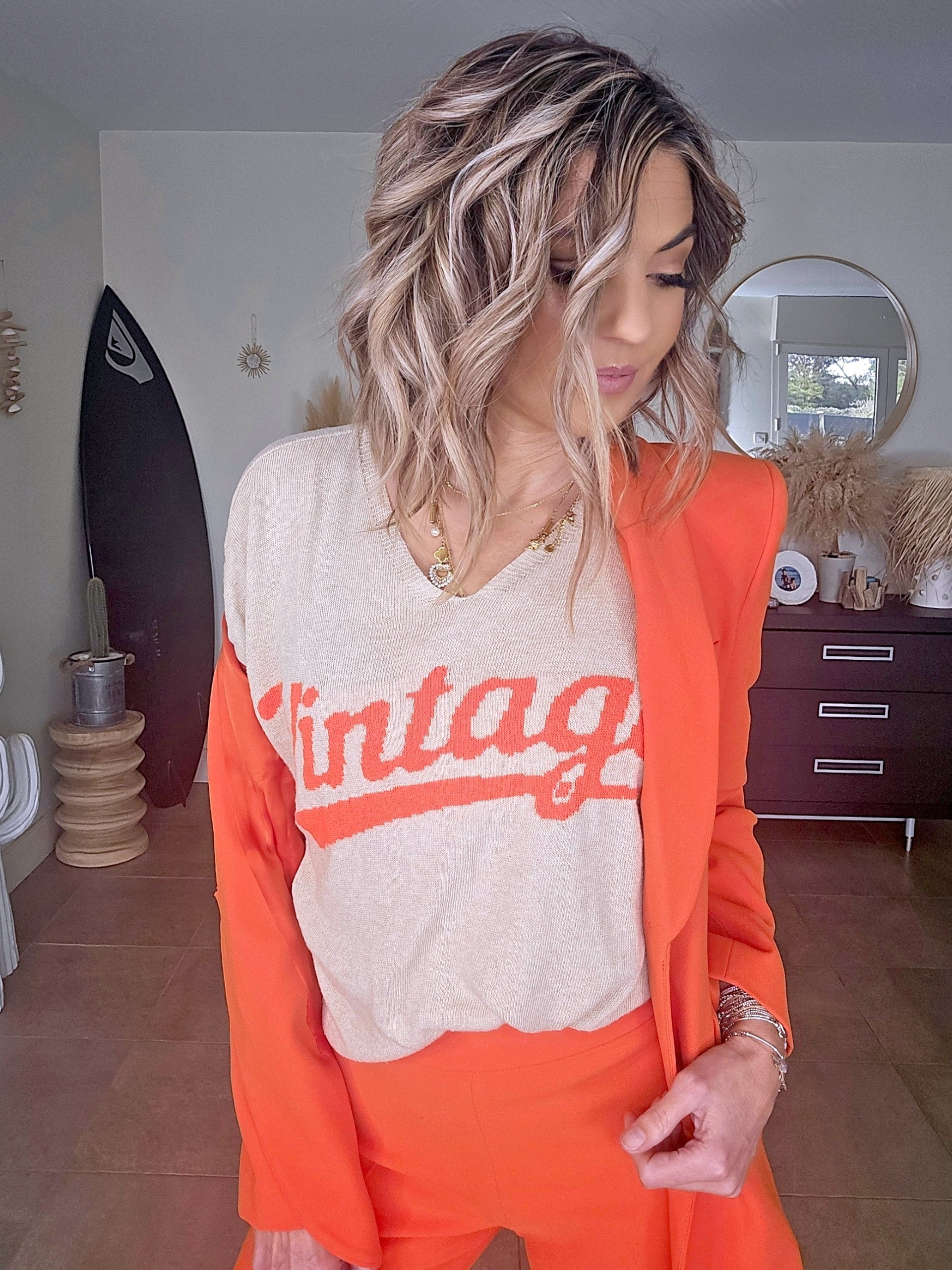 Pull beige vintage orange fluo - 𝐌𝐚𝐫𝐢𝐧𝐚𝟒𝟒𝐟𝐚𝐦𝐢𝐥𝐲