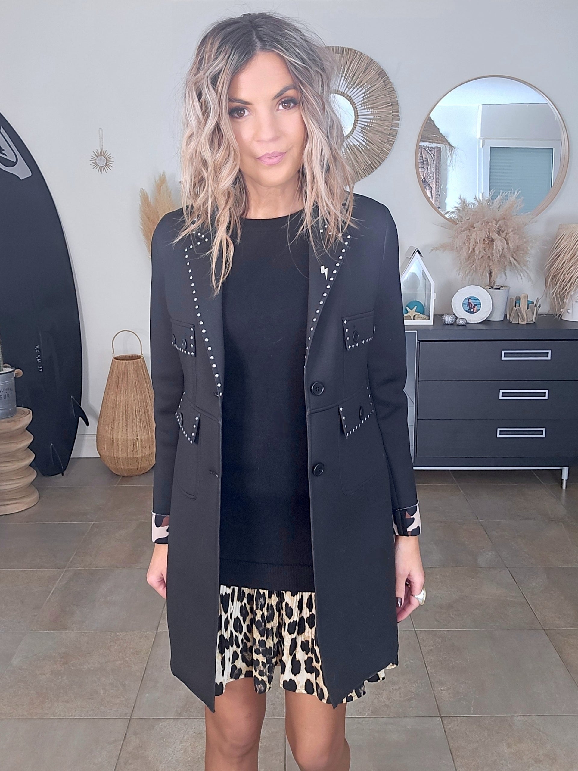 Manteau noir à clous mi-saison - 𝐌𝐚𝐫𝐢𝐧𝐚𝟒𝟒𝐟𝐚𝐦𝐢𝐥𝐲