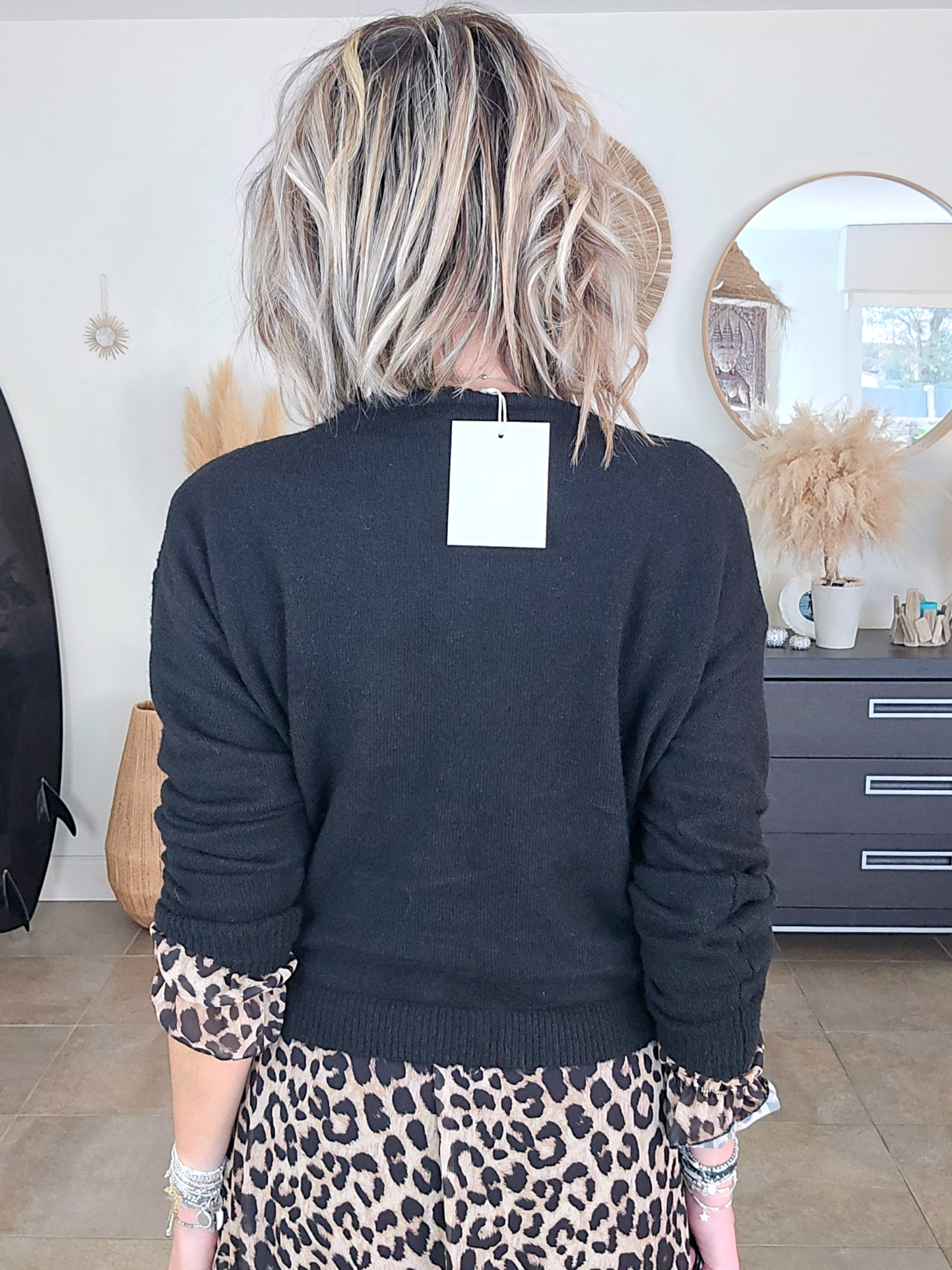 Cardigan noir à boucle dorée - 𝐌𝐚𝐫𝐢𝐧𝐚𝟒𝟒𝐟𝐚𝐦𝐢𝐥𝐲