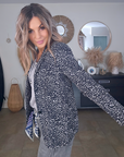 Veste léopard noire, blanche et grise - 𝐌𝐚𝐫𝐢𝐧𝐚𝟒𝟒𝐟𝐚𝐦𝐢𝐥𝐲