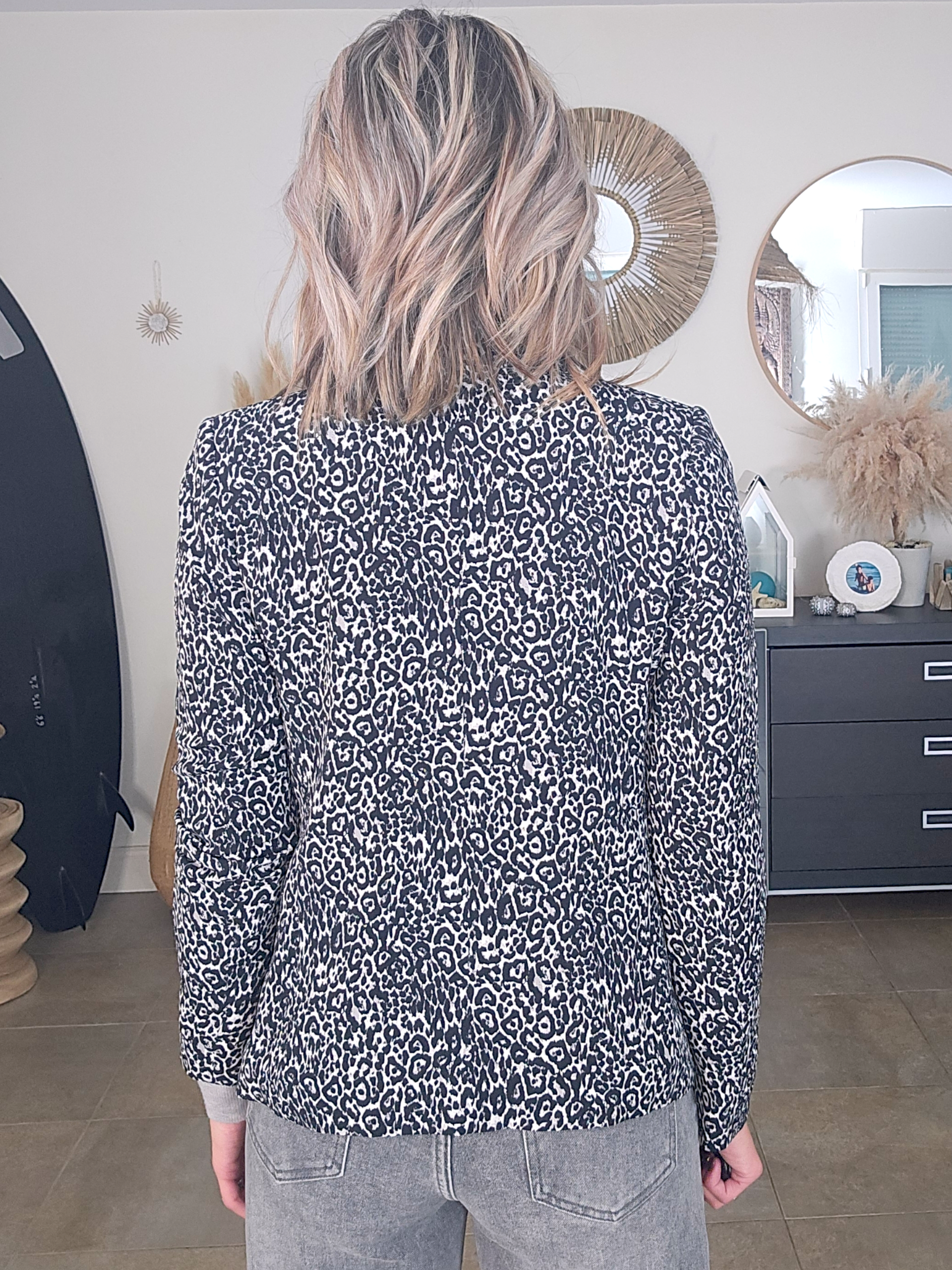 Veste léopard noire, blanche et grise - 𝐌𝐚𝐫𝐢𝐧𝐚𝟒𝟒𝐟𝐚𝐦𝐢𝐥𝐲
