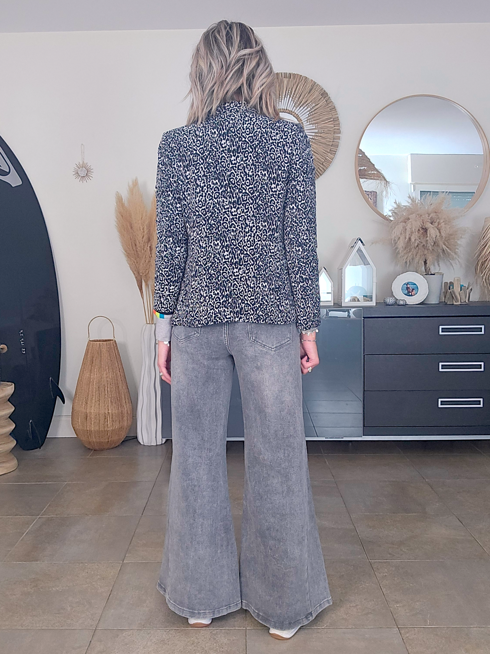 Veste léopard noire, blanche et grise - 𝐌𝐚𝐫𝐢𝐧𝐚𝟒𝟒𝐟𝐚𝐦𝐢𝐥𝐲