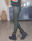 Pantalon slim huilé vert kaki - 𝐌𝐚𝐫𝐢𝐧𝐚𝟒𝟒𝐟𝐚𝐦𝐢𝐥𝐲