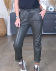 Pantalon kaki 100% cuir - 𝐌𝐚𝐫𝐢𝐧𝐚𝟒𝟒𝐟𝐚𝐦𝐢𝐥𝐲
