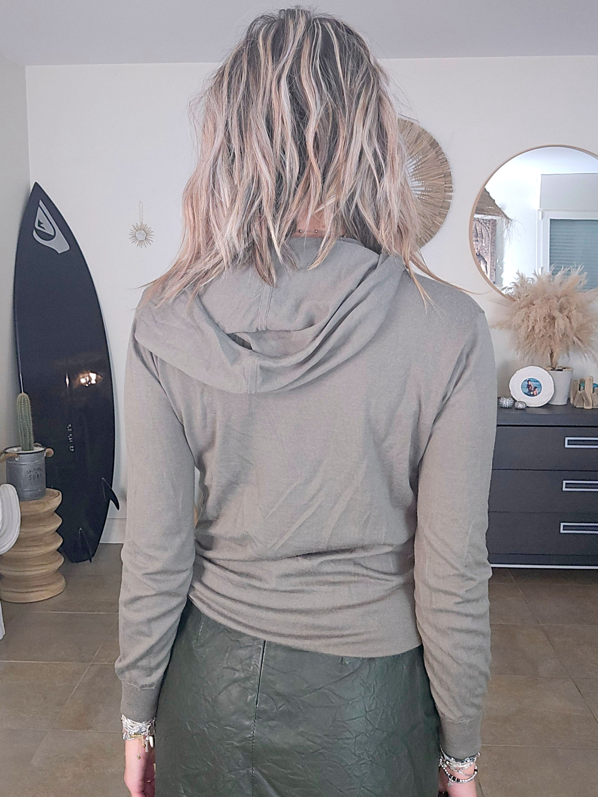 Cardigan kaki à capuche - 𝐌𝐚𝐫𝐢𝐧𝐚𝟒𝟒𝐟𝐚𝐦𝐢𝐥𝐲