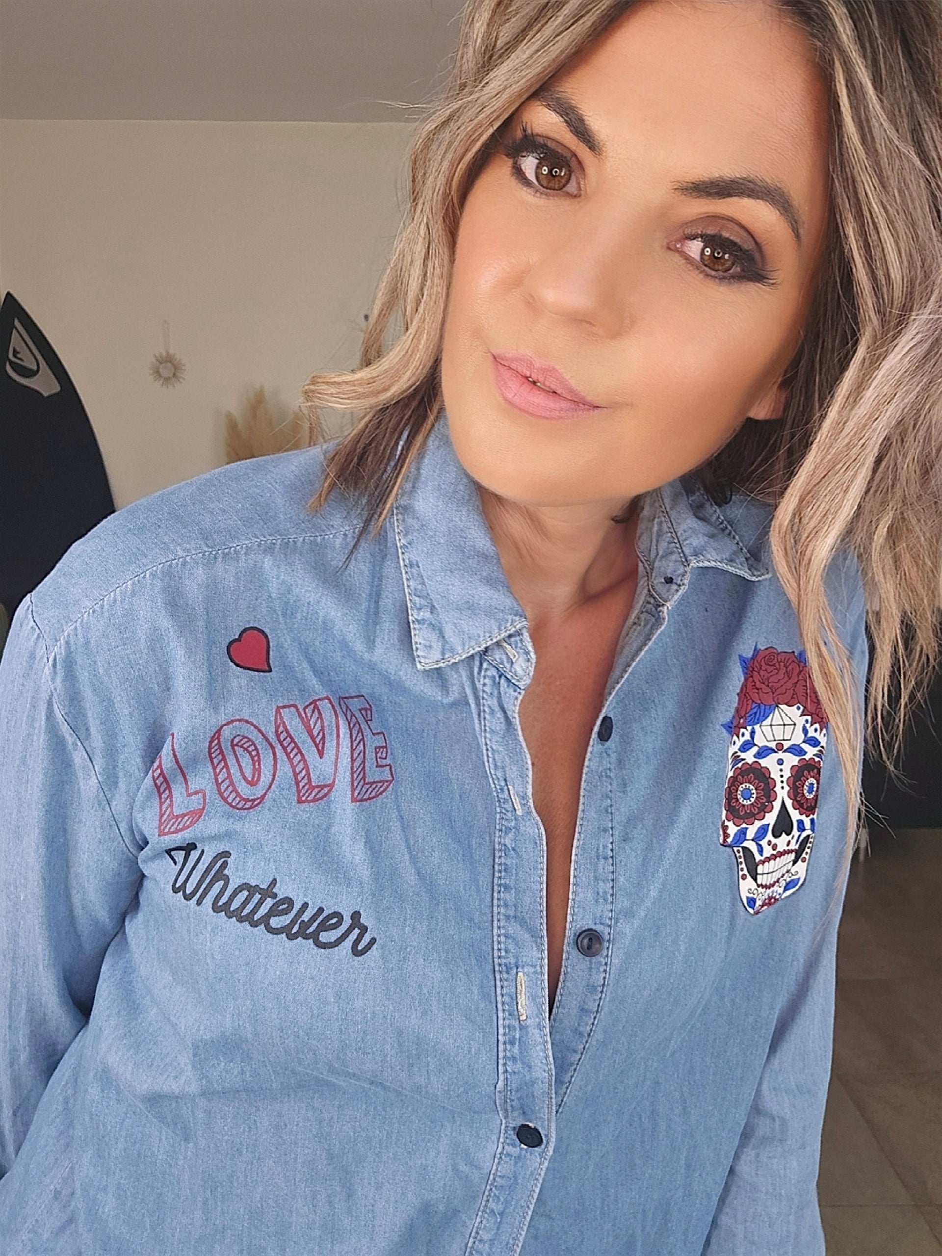 Chemise longue bleue avec inscriptions - 𝐌𝐚𝐫𝐢𝐧𝐚𝟒𝟒𝐟𝐚𝐦𝐢𝐥𝐲