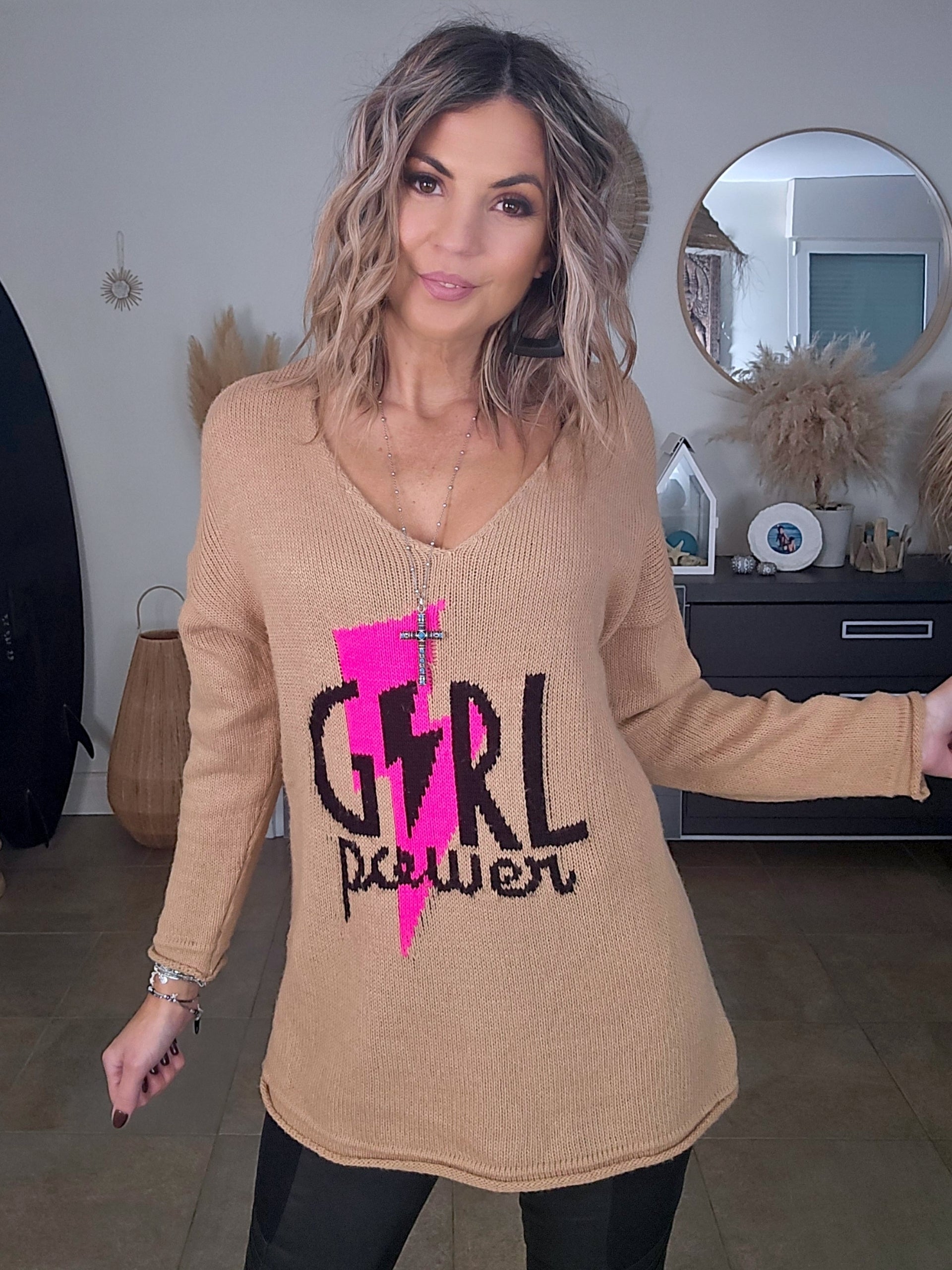 Pull tunique beige girl power - 𝐌𝐚𝐫𝐢𝐧𝐚𝟒𝟒𝐟𝐚𝐦𝐢𝐥𝐲