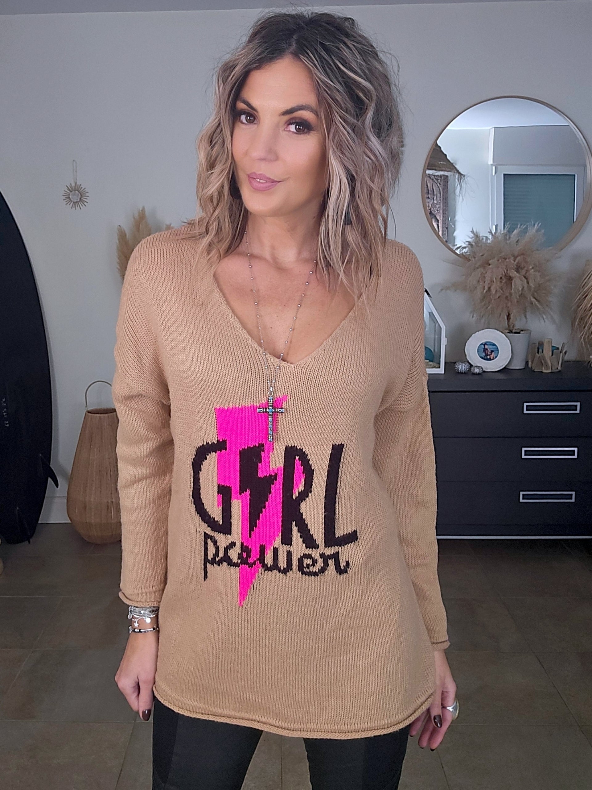 Pull tunique beige girl power - 𝐌𝐚𝐫𝐢𝐧𝐚𝟒𝟒𝐟𝐚𝐦𝐢𝐥𝐲