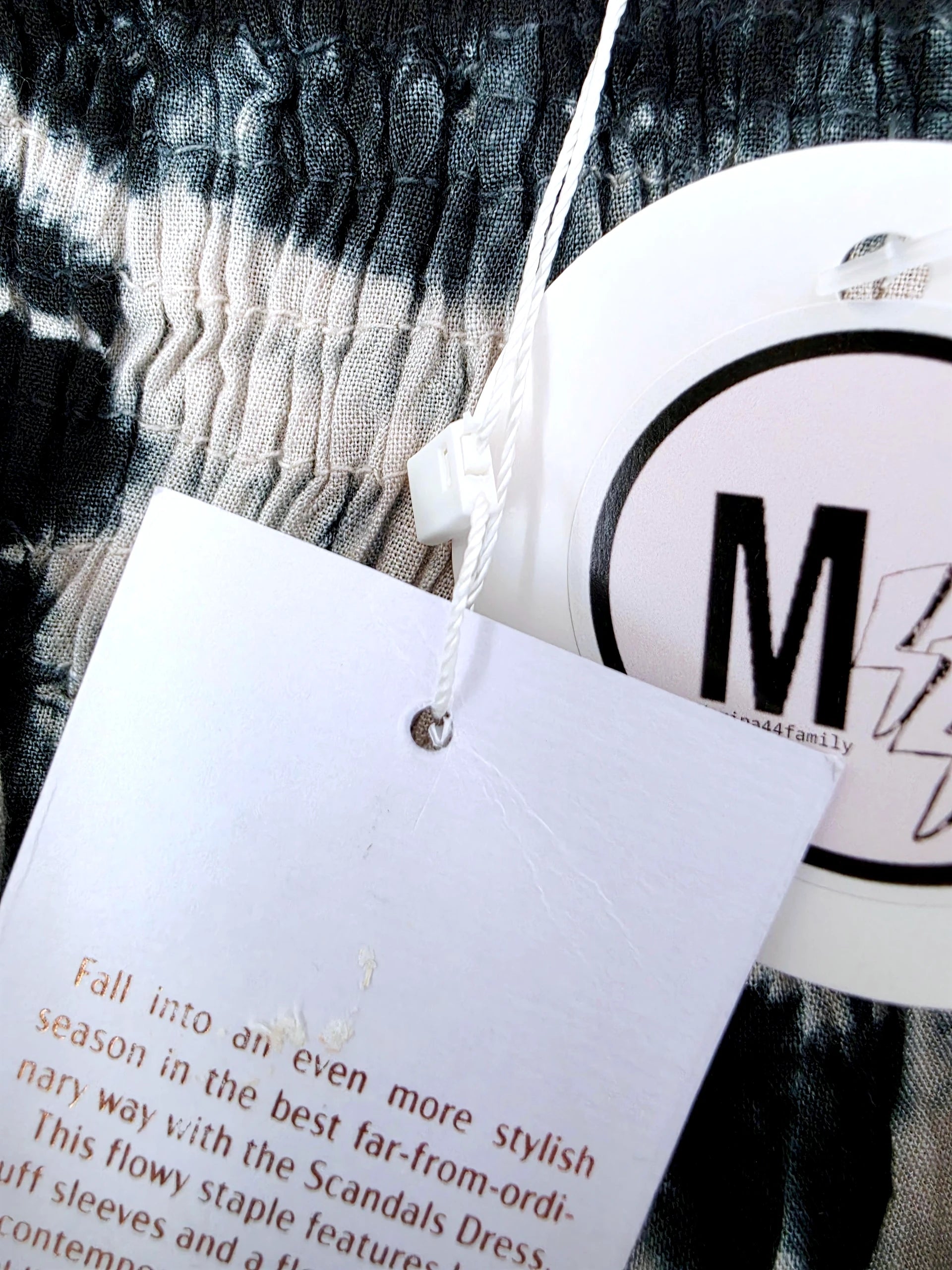 Jupe longue tie and dye à tags - 𝐌𝐚𝐫𝐢𝐧𝐚𝟒𝟒𝐟𝐚𝐦𝐢𝐥𝐲
