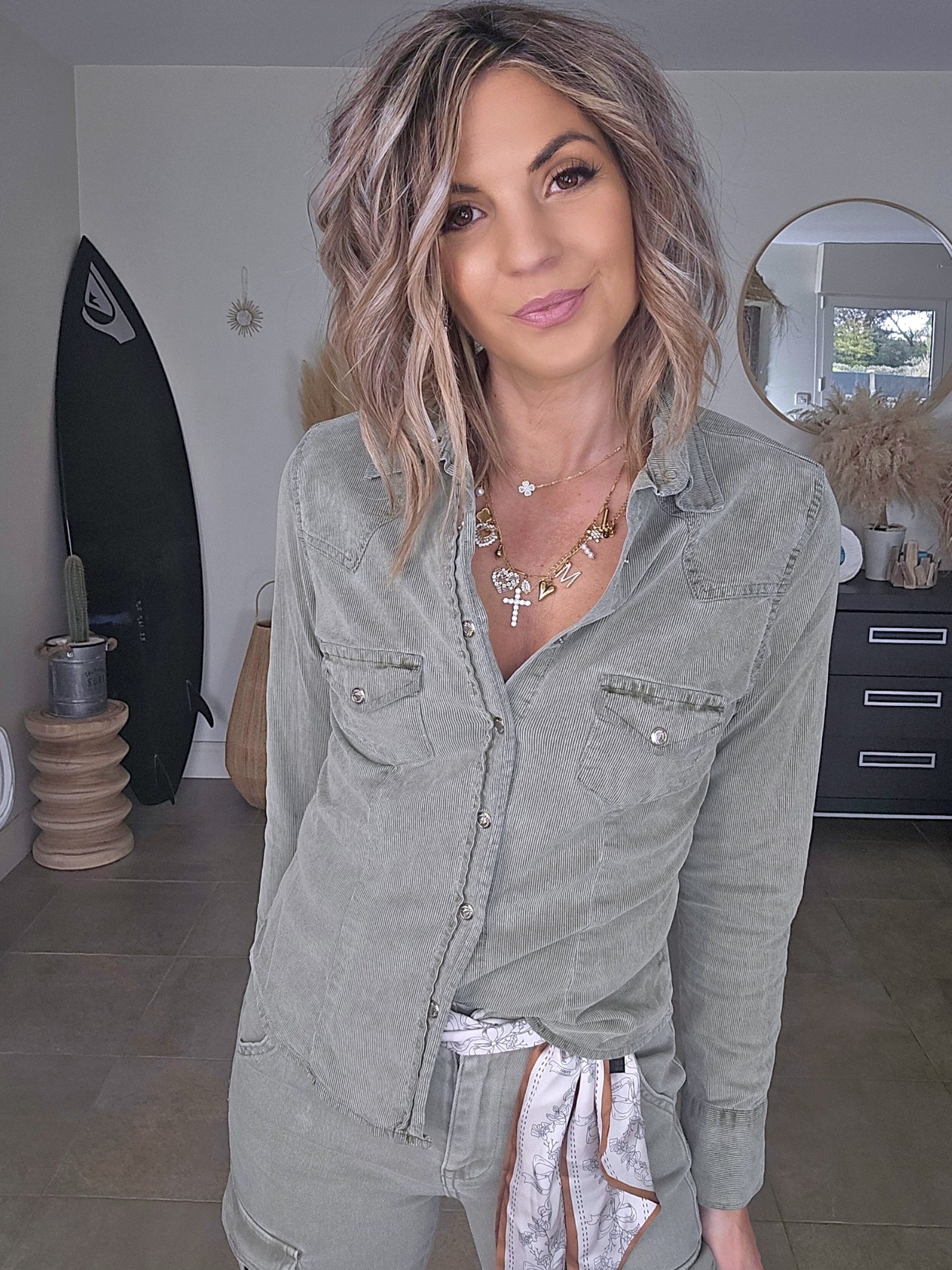 Chemise velours kaki-beige - 𝐌𝐚𝐫𝐢𝐧𝐚𝟒𝟒𝐟𝐚𝐦𝐢𝐥𝐲