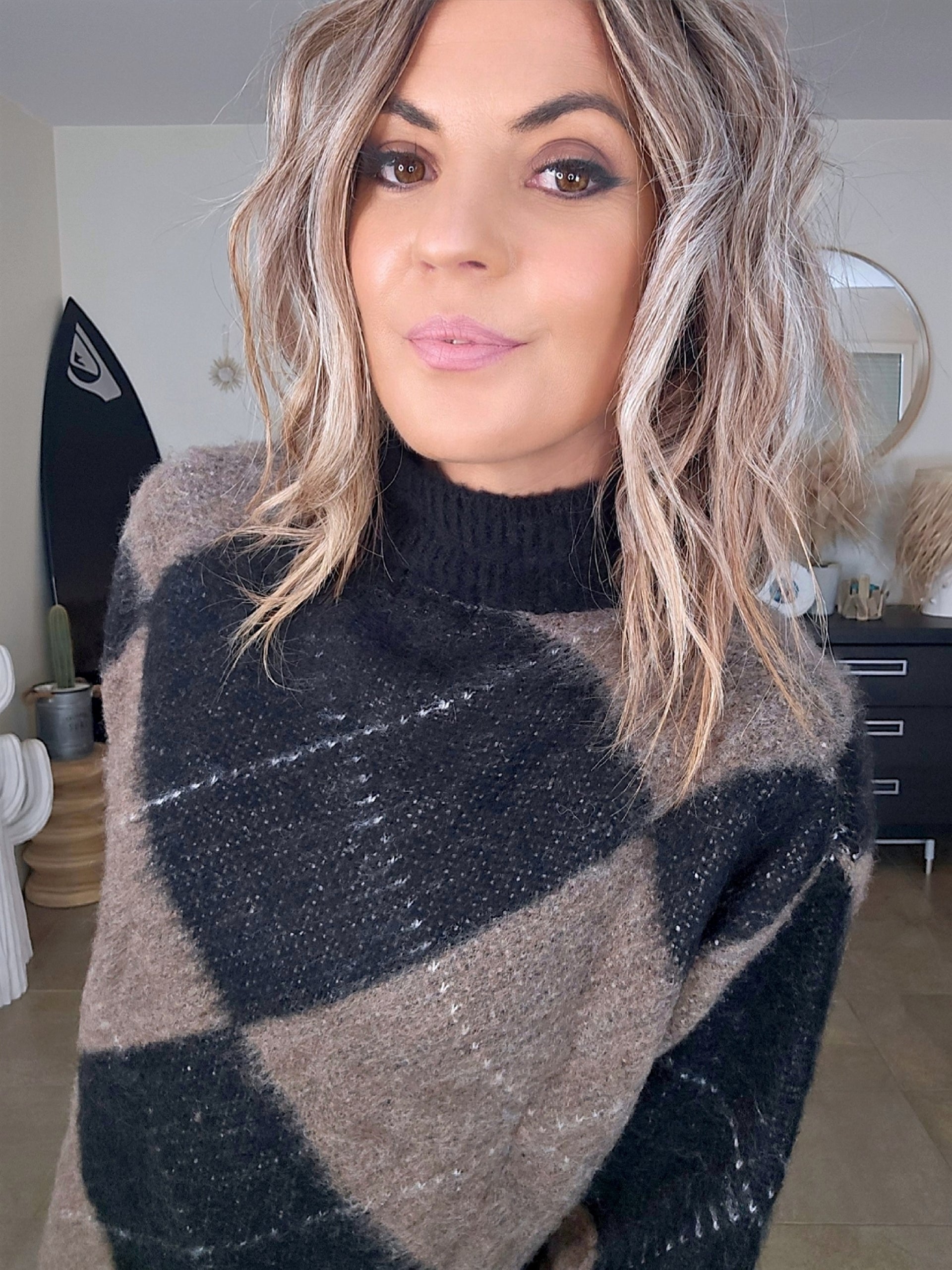 Pull tunique en damier marron taupe - 𝐌𝐚𝐫𝐢𝐧𝐚𝟒𝟒𝐟𝐚𝐦𝐢𝐥𝐲