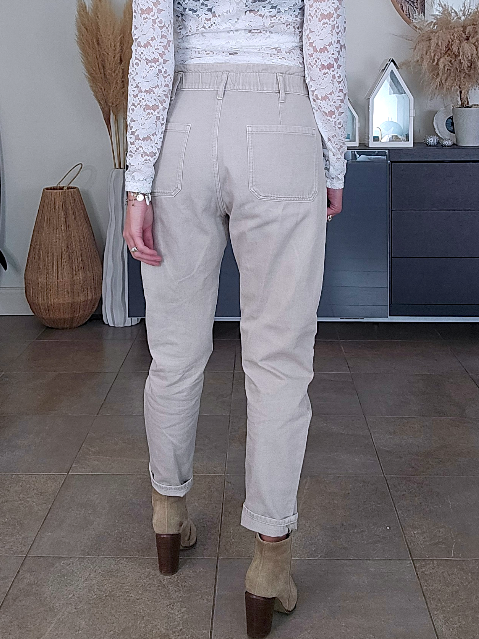 Pantalon beige en coton - 𝐌𝐚𝐫𝐢𝐧𝐚𝟒𝟒𝐟𝐚𝐦𝐢𝐥𝐲