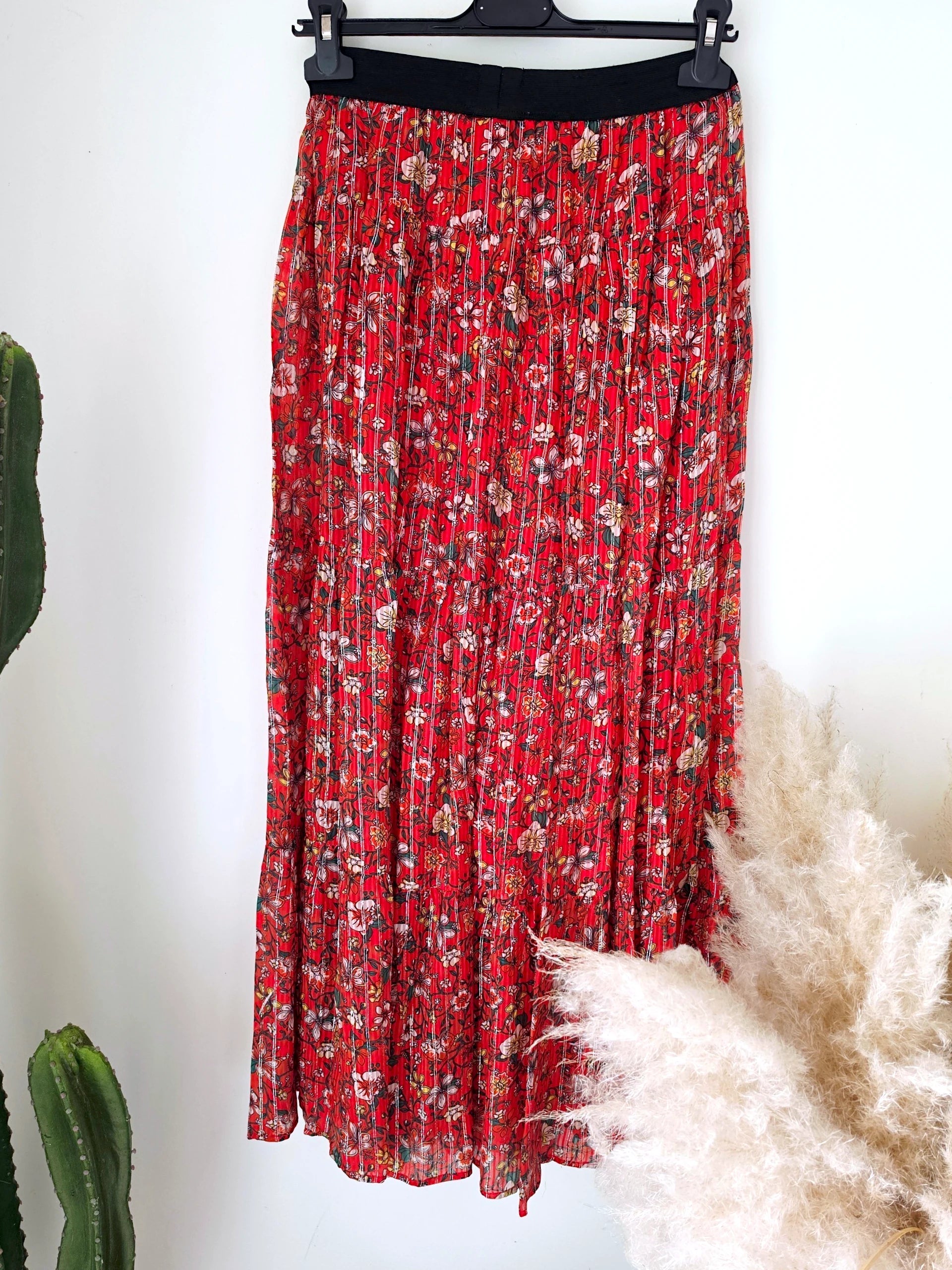 Jupe longue rouge à imprimé fleuri - 𝐌𝐚𝐫𝐢𝐧𝐚𝟒𝟒𝐟𝐚𝐦𝐢𝐥𝐲