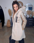 Manteau bouclette beige à manches dorées - 𝐌𝐚𝐫𝐢𝐧𝐚𝟒𝟒𝐟𝐚𝐦𝐢𝐥𝐲
