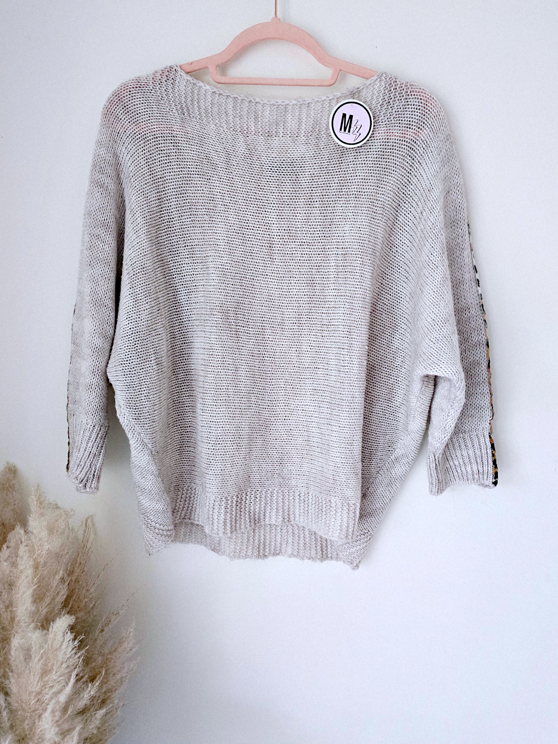 Pull beige à maille ajourée avec bandes latérales léo - 𝐌𝐚𝐫𝐢𝐧𝐚𝟒𝟒𝐟𝐚𝐦𝐢𝐥𝐲