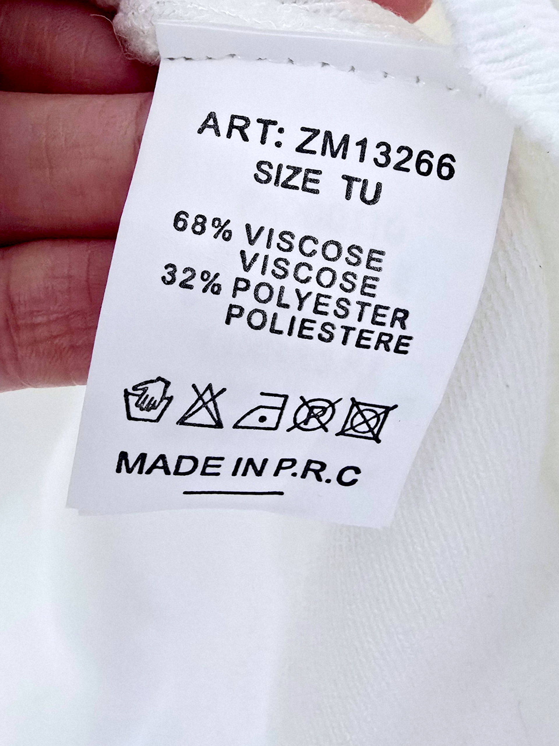 Pull blanc avec dentelle - 𝐌𝐚𝐫𝐢𝐧𝐚𝟒𝟒𝐟𝐚𝐦𝐢𝐥𝐲