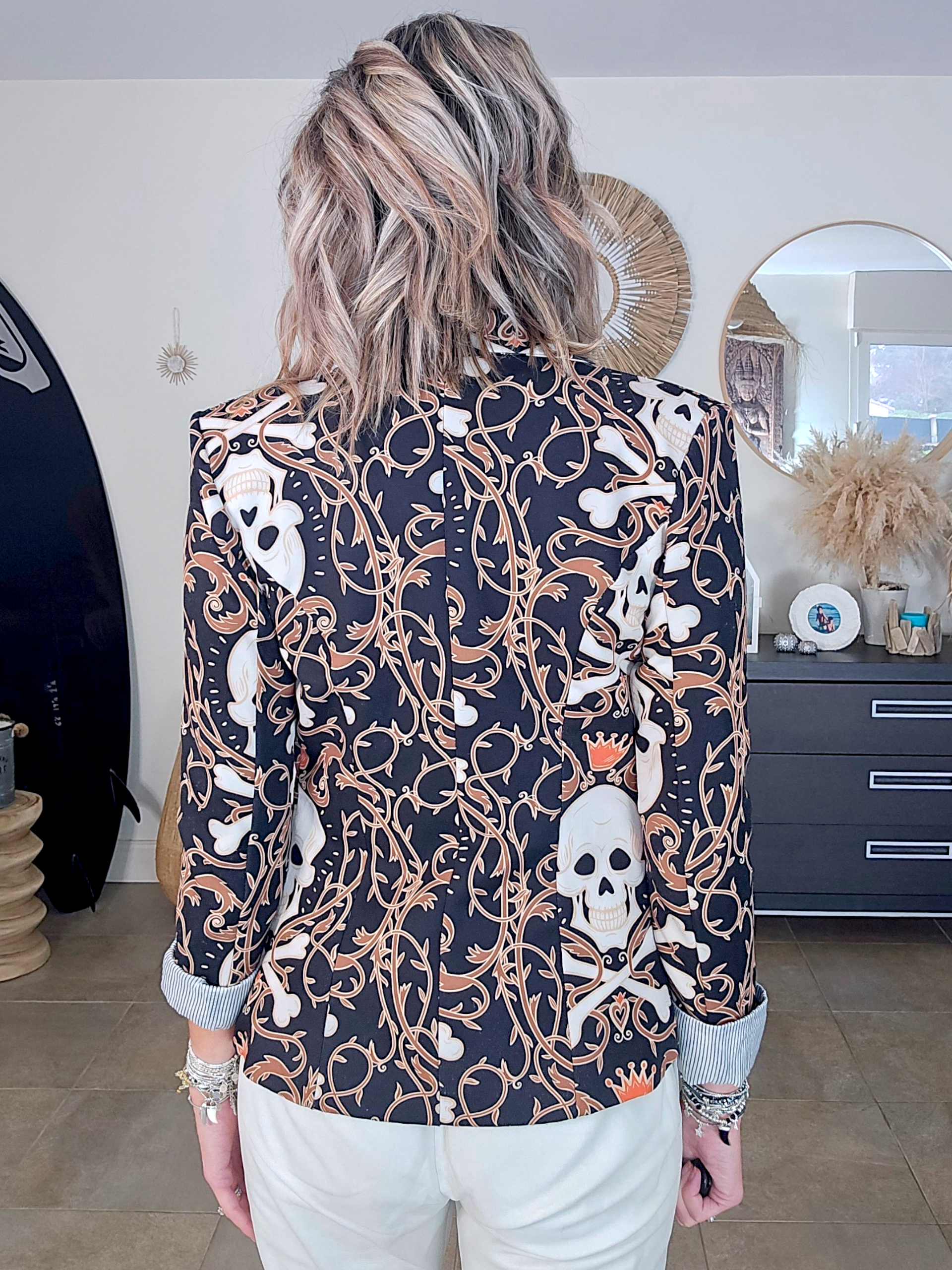 Veste cintrée à imprimé skull - 𝐌𝐚𝐫𝐢𝐧𝐚𝟒𝟒𝐟𝐚𝐦𝐢𝐥𝐲