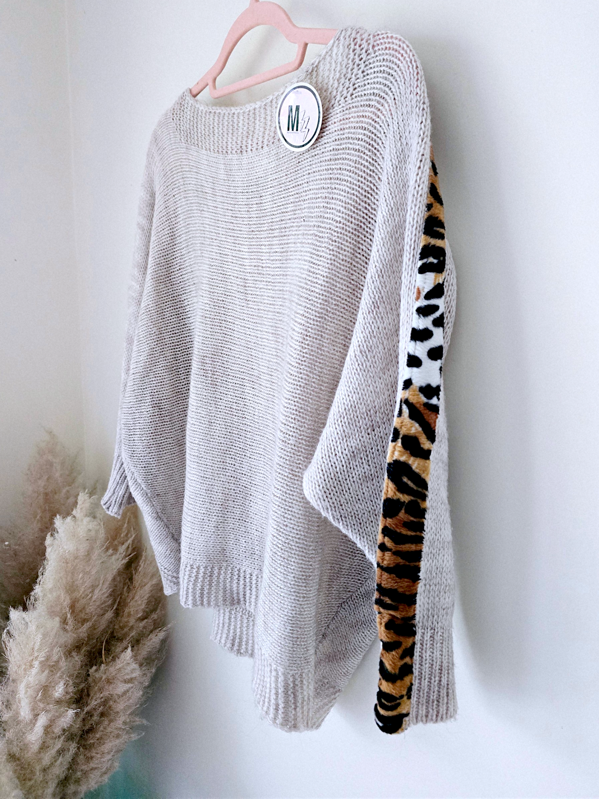 Pull beige à maille ajourée avec bandes latérales léo - 𝐌𝐚𝐫𝐢𝐧𝐚𝟒𝟒𝐟𝐚𝐦𝐢𝐥𝐲