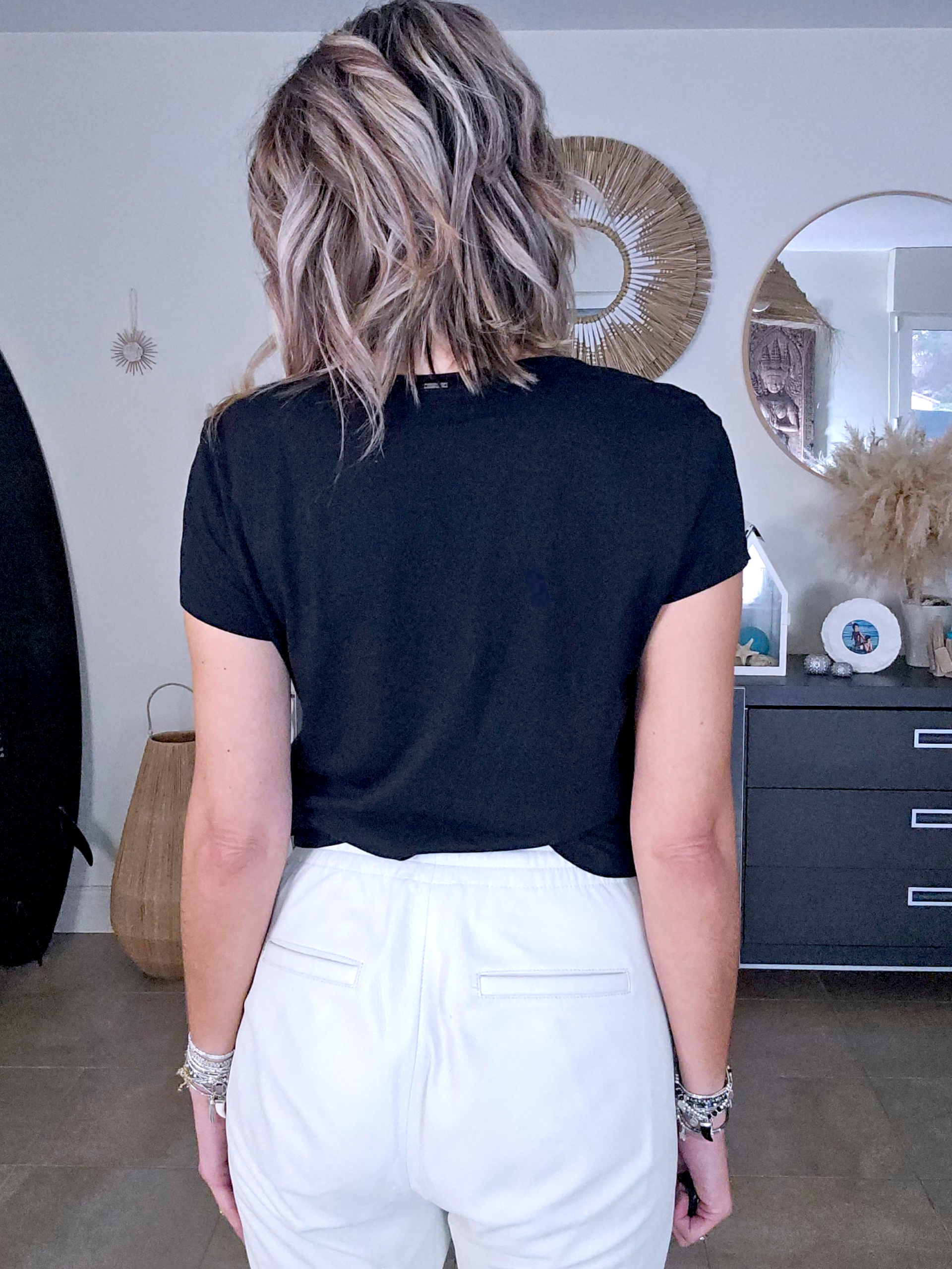 T-shirt noir skull en perles - 𝐌𝐚𝐫𝐢𝐧𝐚𝟒𝟒𝐟𝐚𝐦𝐢𝐥𝐲