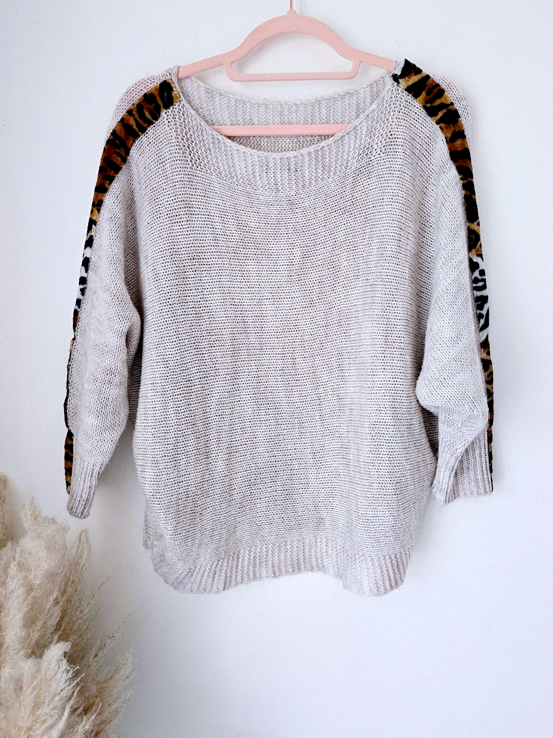 Pull beige à maille ajourée avec bandes latérales léo - 𝐌𝐚𝐫𝐢𝐧𝐚𝟒𝟒𝐟𝐚𝐦𝐢𝐥𝐲