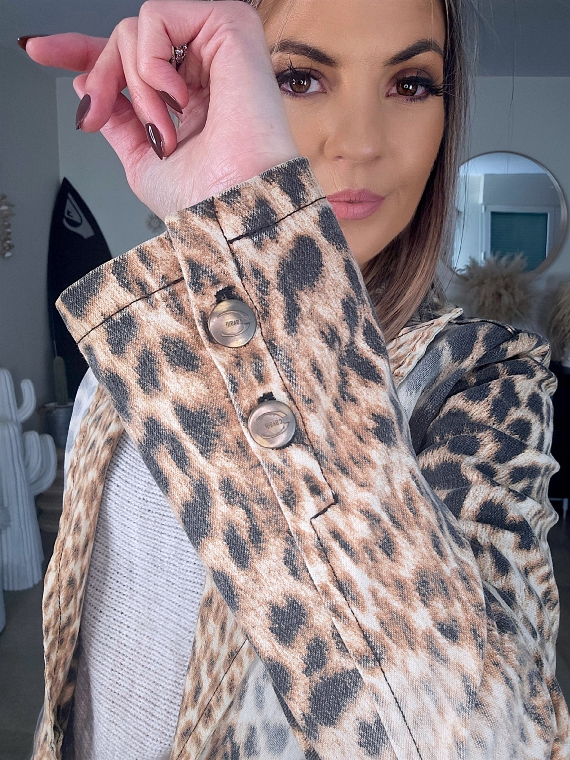 Veste en jean à imprimé léopard - 𝐌𝐚𝐫𝐢𝐧𝐚𝟒𝟒𝐟𝐚𝐦𝐢𝐥𝐲