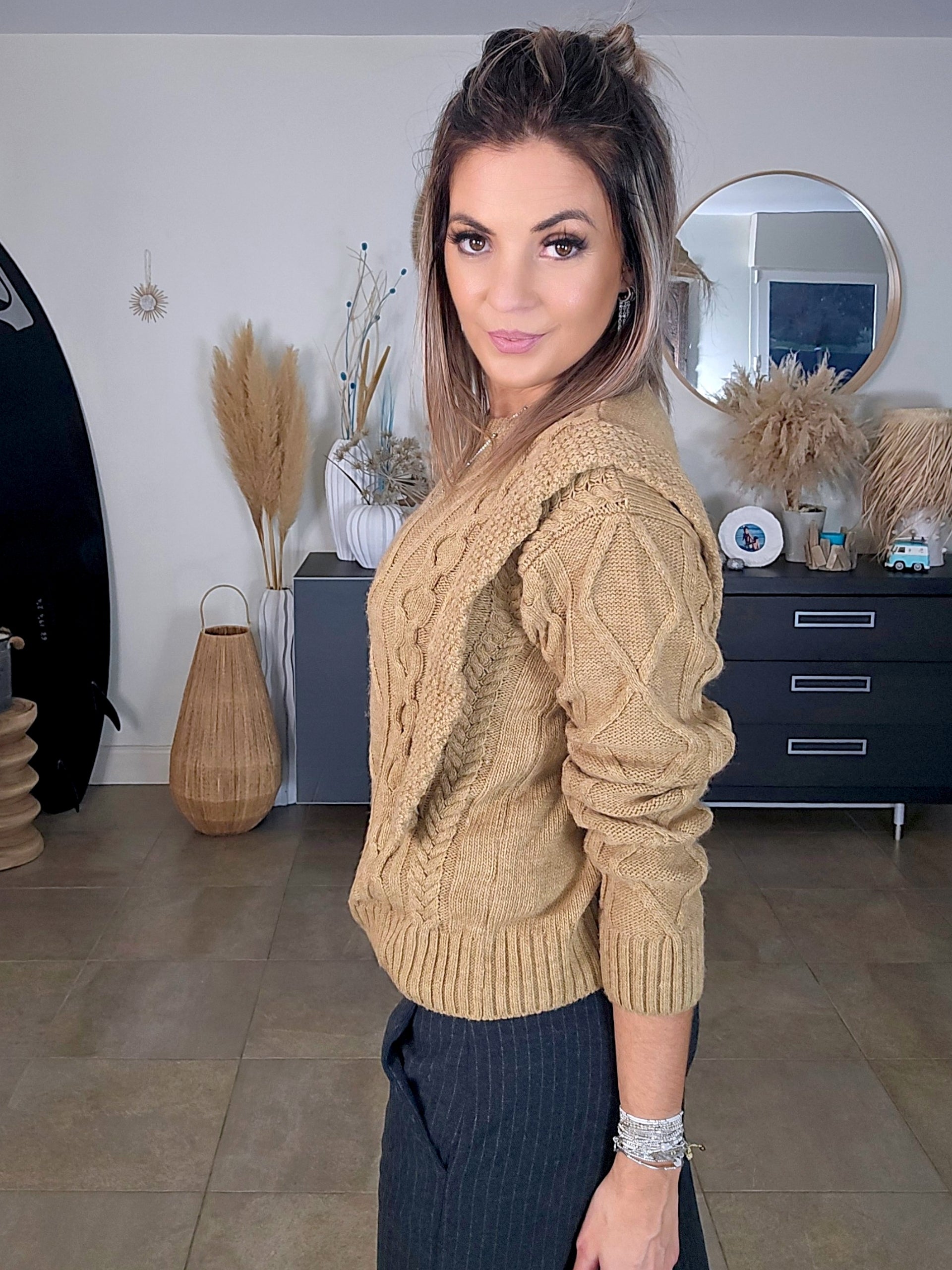 Pull beige foncé à empiècements effet superposition - 𝐌𝐚𝐫𝐢𝐧𝐚𝟒𝟒𝐟𝐚𝐦𝐢𝐥𝐲