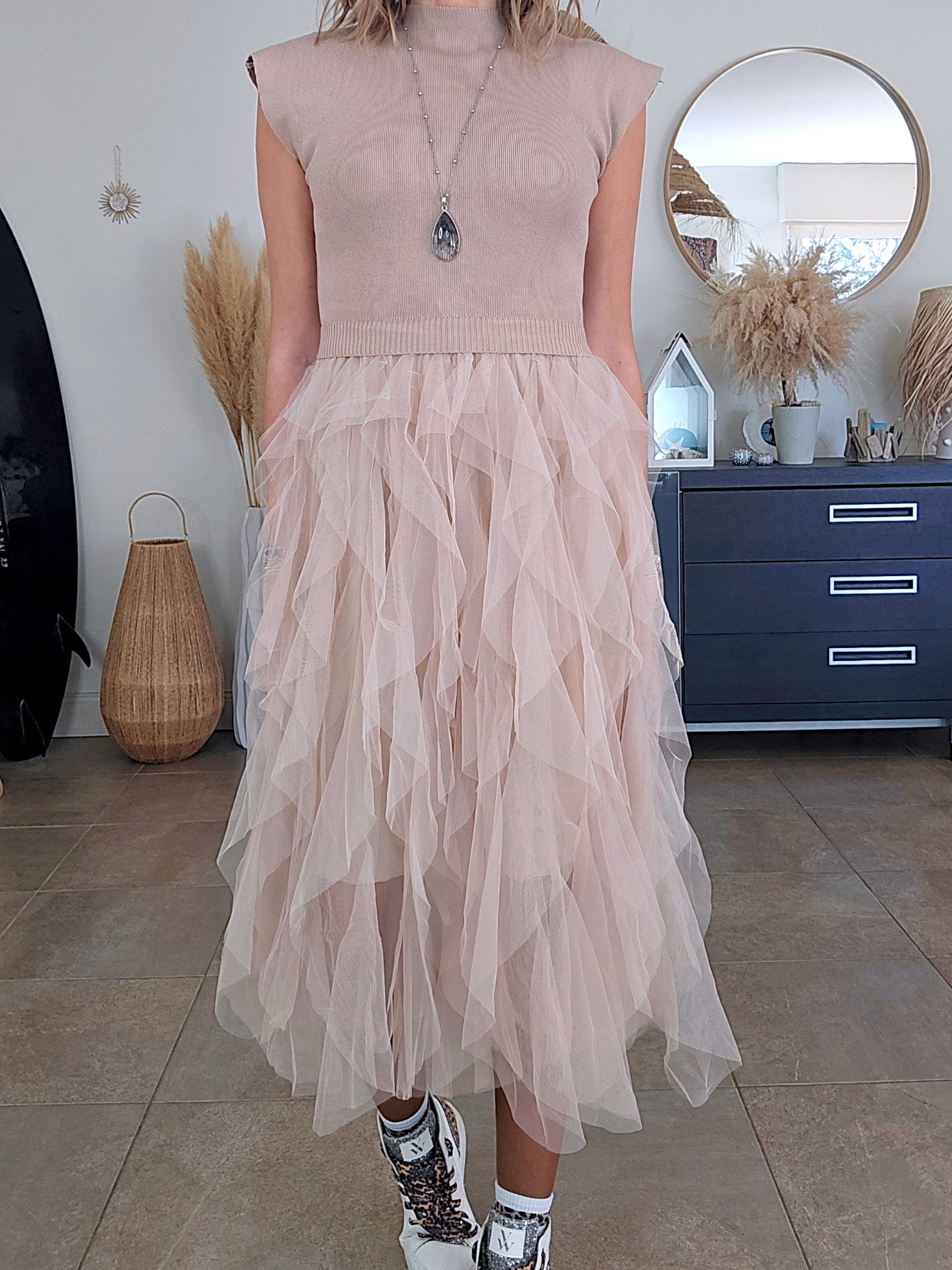 Robe princesse beige - 𝐌𝐚𝐫𝐢𝐧𝐚𝟒𝟒𝐟𝐚𝐦𝐢𝐥𝐲