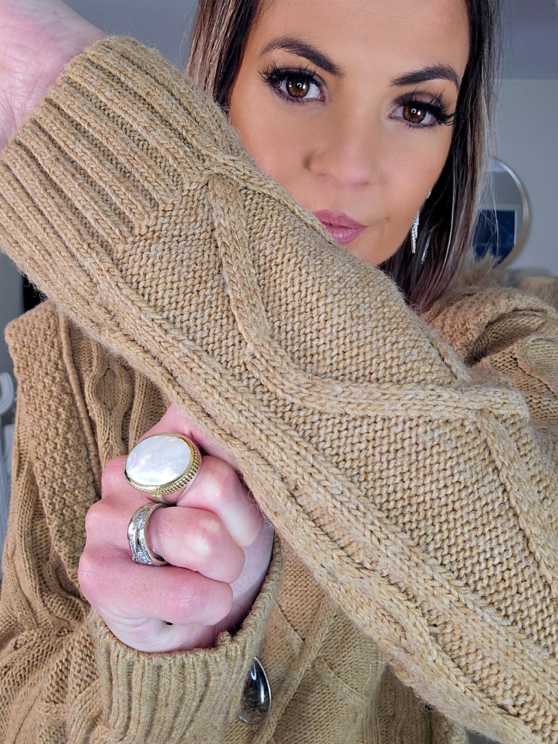 Pull beige foncé à empiècements effet superposition - 𝐌𝐚𝐫𝐢𝐧𝐚𝟒𝟒𝐟𝐚𝐦𝐢𝐥𝐲
