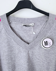 Pull gris clair à bandes latérales arc-en-ciel - 𝐌𝐚𝐫𝐢𝐧𝐚𝟒𝟒𝐟𝐚𝐦𝐢𝐥𝐲