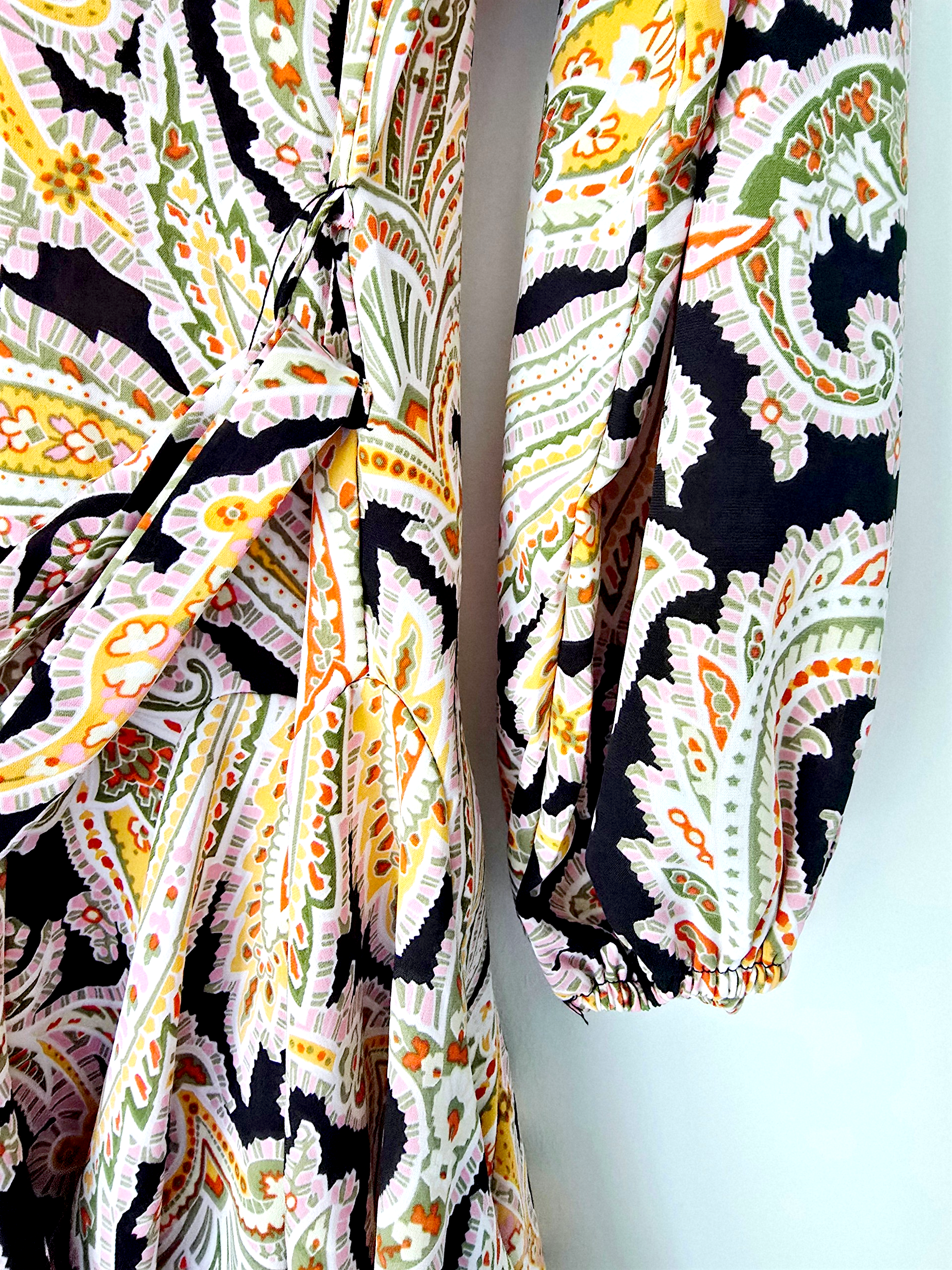 Robe salsa - 𝐌𝐚𝐫𝐢𝐧𝐚𝟒𝟒𝐟𝐚𝐦𝐢𝐥𝐲