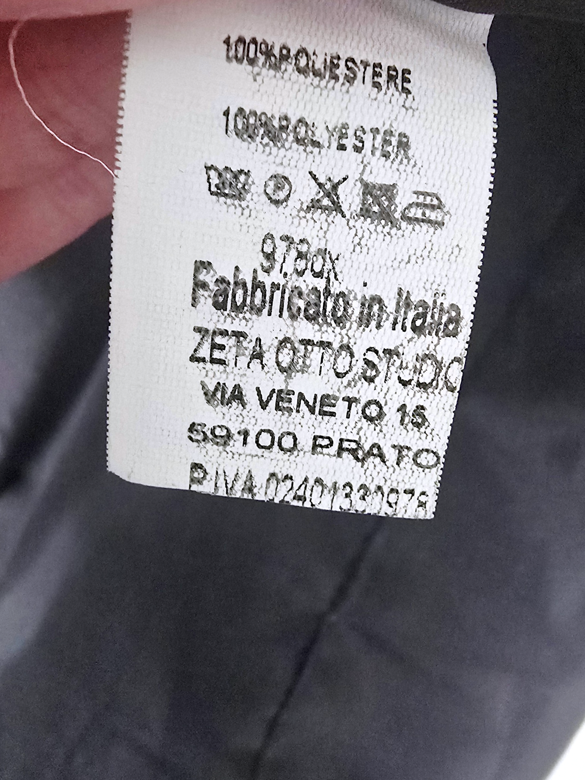 Veste en velours noir délavé à tags + pin's skull - 𝐌𝐚𝐫𝐢𝐧𝐚𝟒𝟒𝐟𝐚𝐦𝐢𝐥𝐲