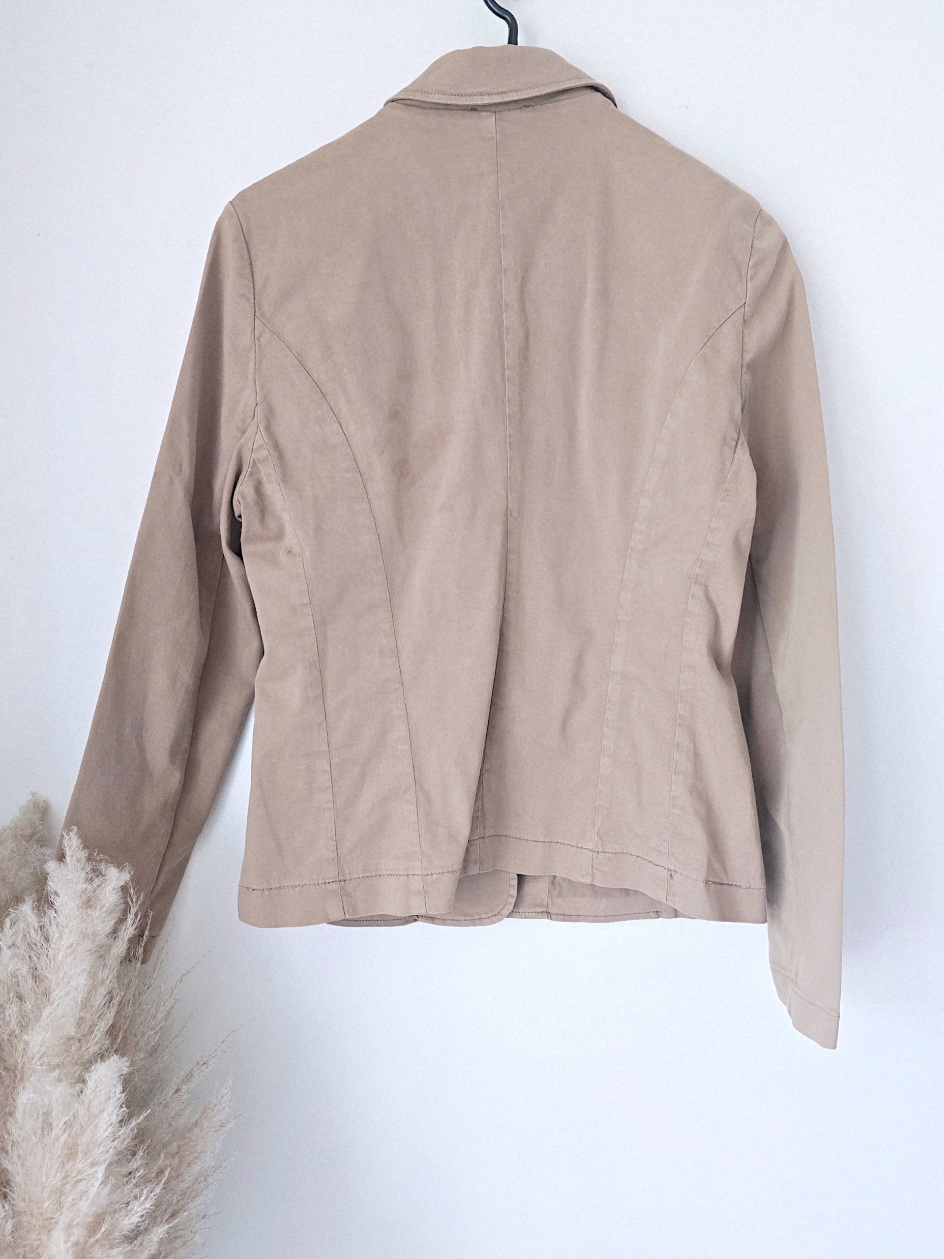 Veste cintrée beige boutons - 𝐌𝐚𝐫𝐢𝐧𝐚𝟒𝟒𝐟𝐚𝐦𝐢𝐥𝐲