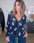 Cardigan bleu marine délavé à imprimé vert fluo - 𝐌𝐚𝐫𝐢𝐧𝐚𝟒𝟒𝐟𝐚𝐦𝐢𝐥𝐲